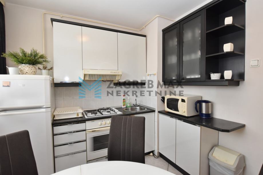 Zagreb - SESVETE - moderan 2-sobni stan 54m2, 3.kat, parking