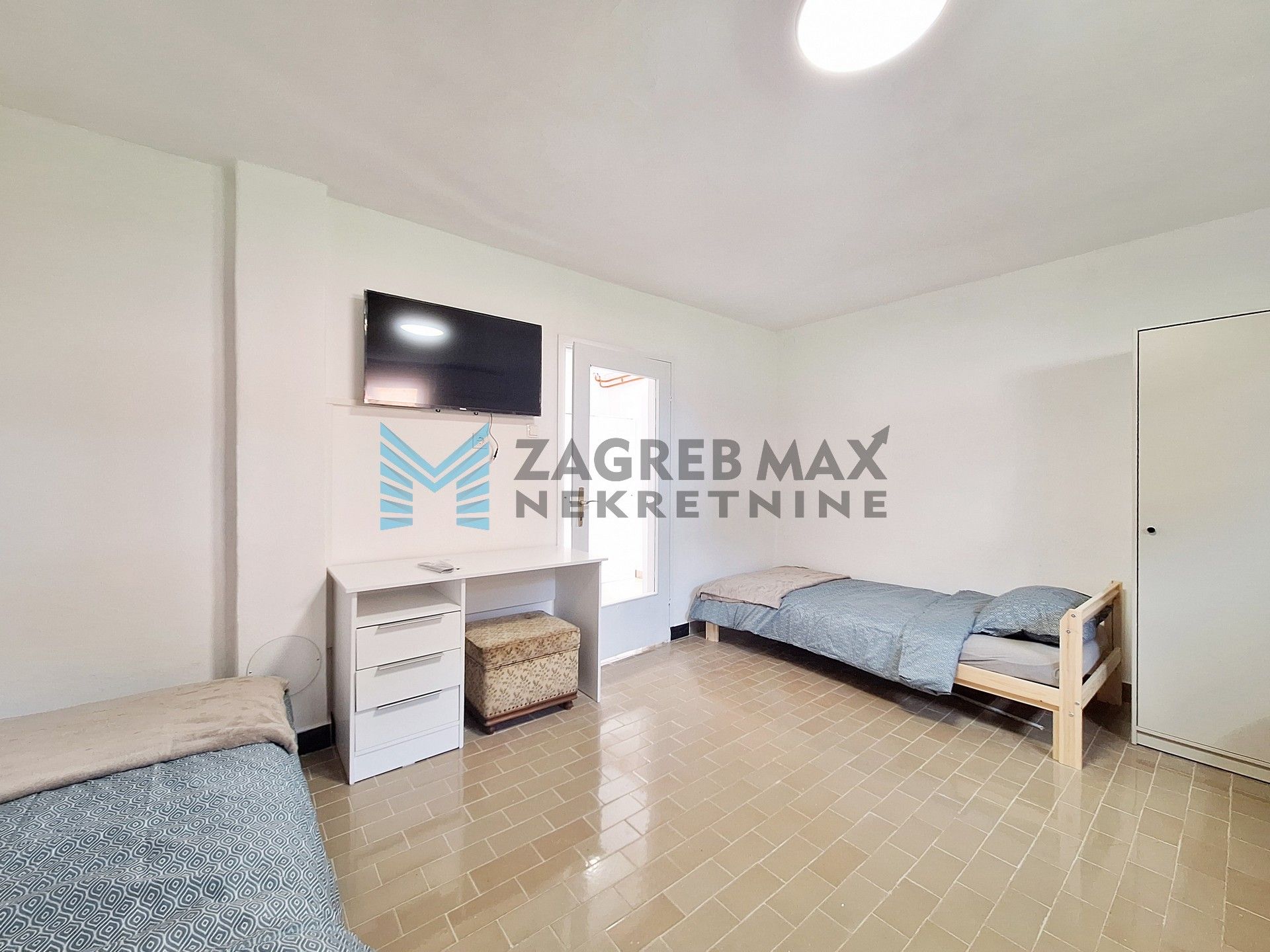 Zagreb - KUPINEC - smještaj za radnike - 4 osobe (iznajmljivanje)