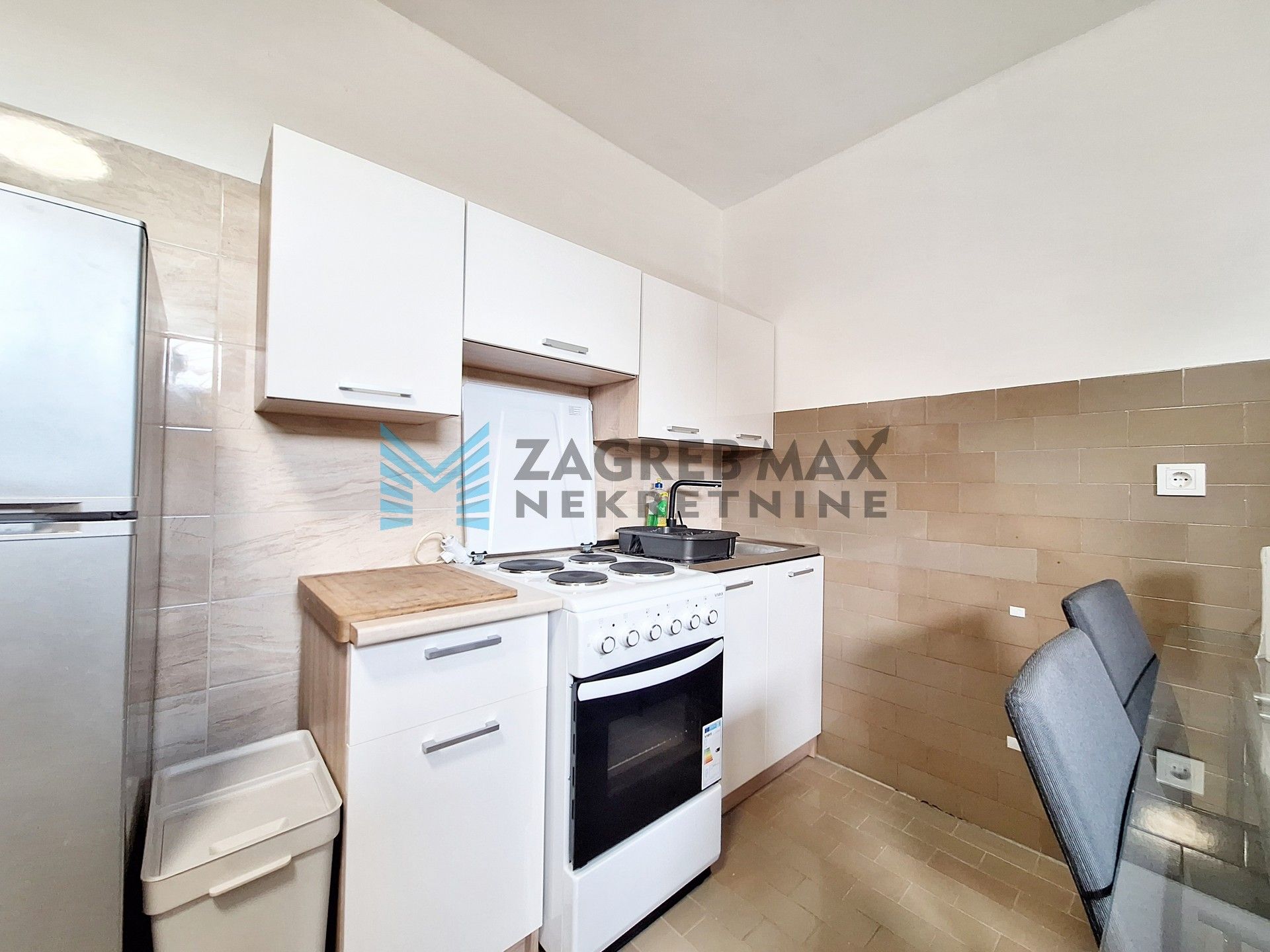 Zagreb - KUPINEC - smještaj za radnike - 4 osobe (iznajmljivanje)