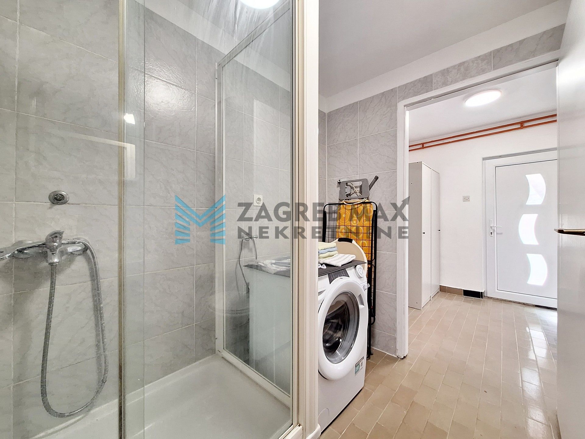 Zagreb - KUPINEC - smještaj za radnike - 4 osobe (iznajmljivanje)