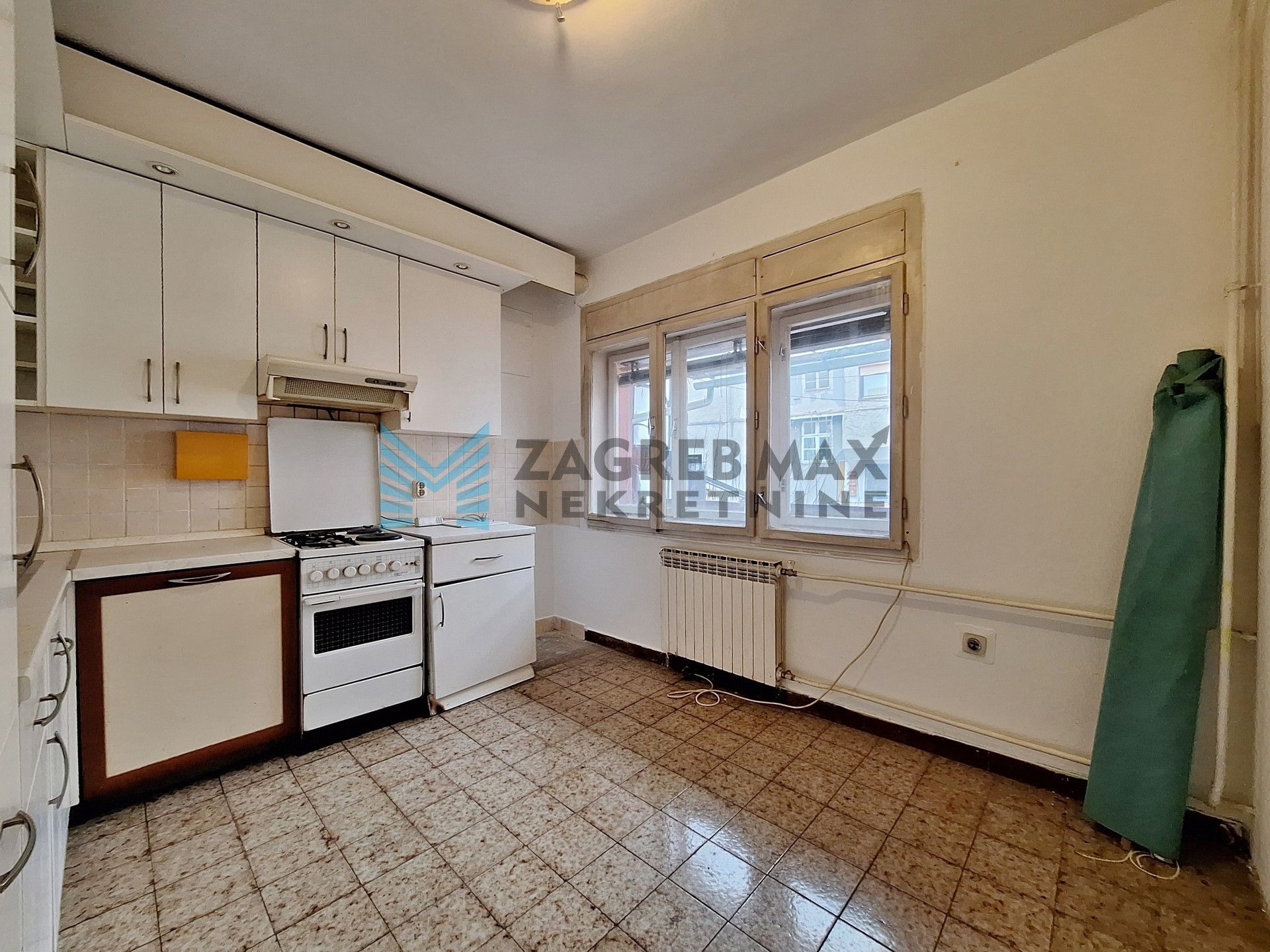 Zagreb - TREŠNJEVKA – Bosiljevska – 3-sobni, terasa, spremište, BEZ PROVIZIJE