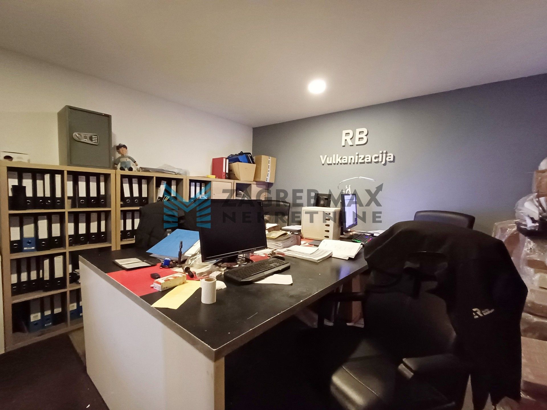 Zagreb - IVANJA REKA - Sv.Ivana - 2 poslovna prostora