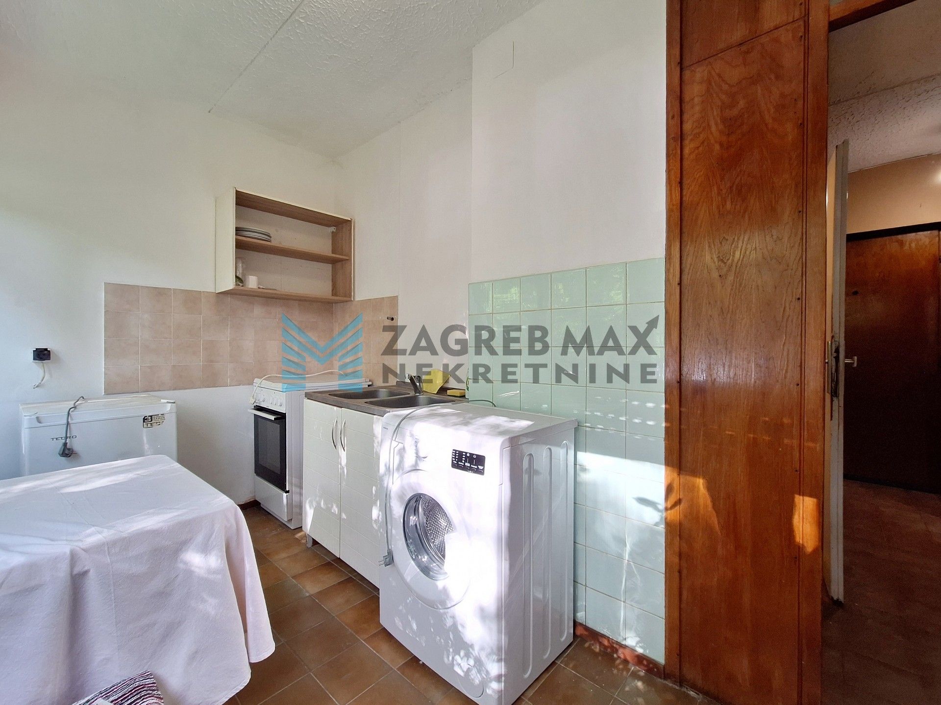 Zagreb - UTRINA – Šišićeva – 1-sobni, komforan, niske režije, prizemlje