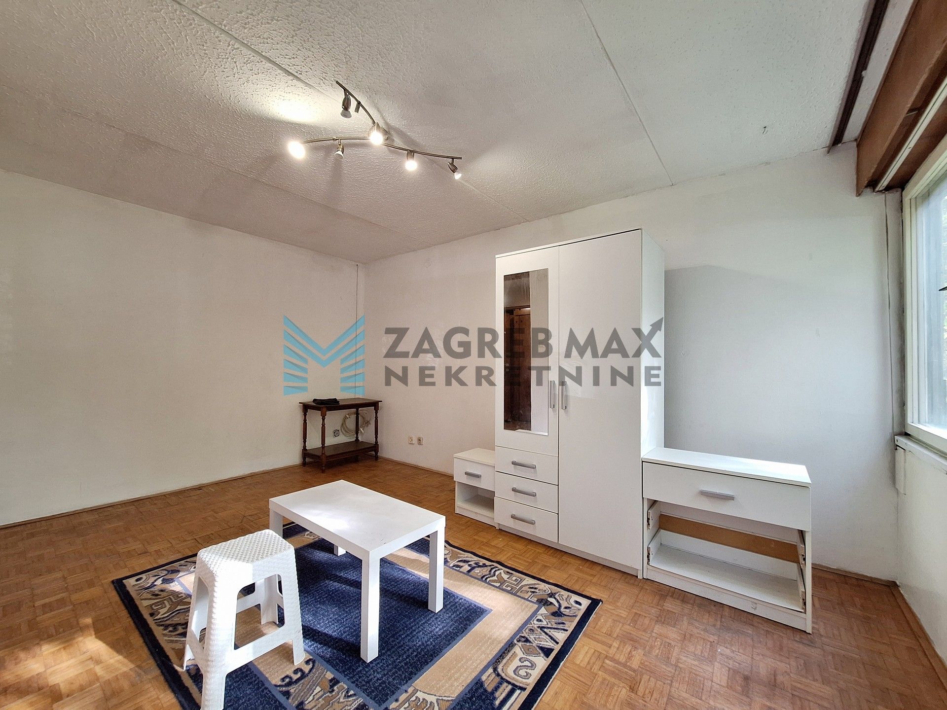 Zagreb - UTRINA – Šišićeva – 1-sobni, komforan, niske režije, prizemlje