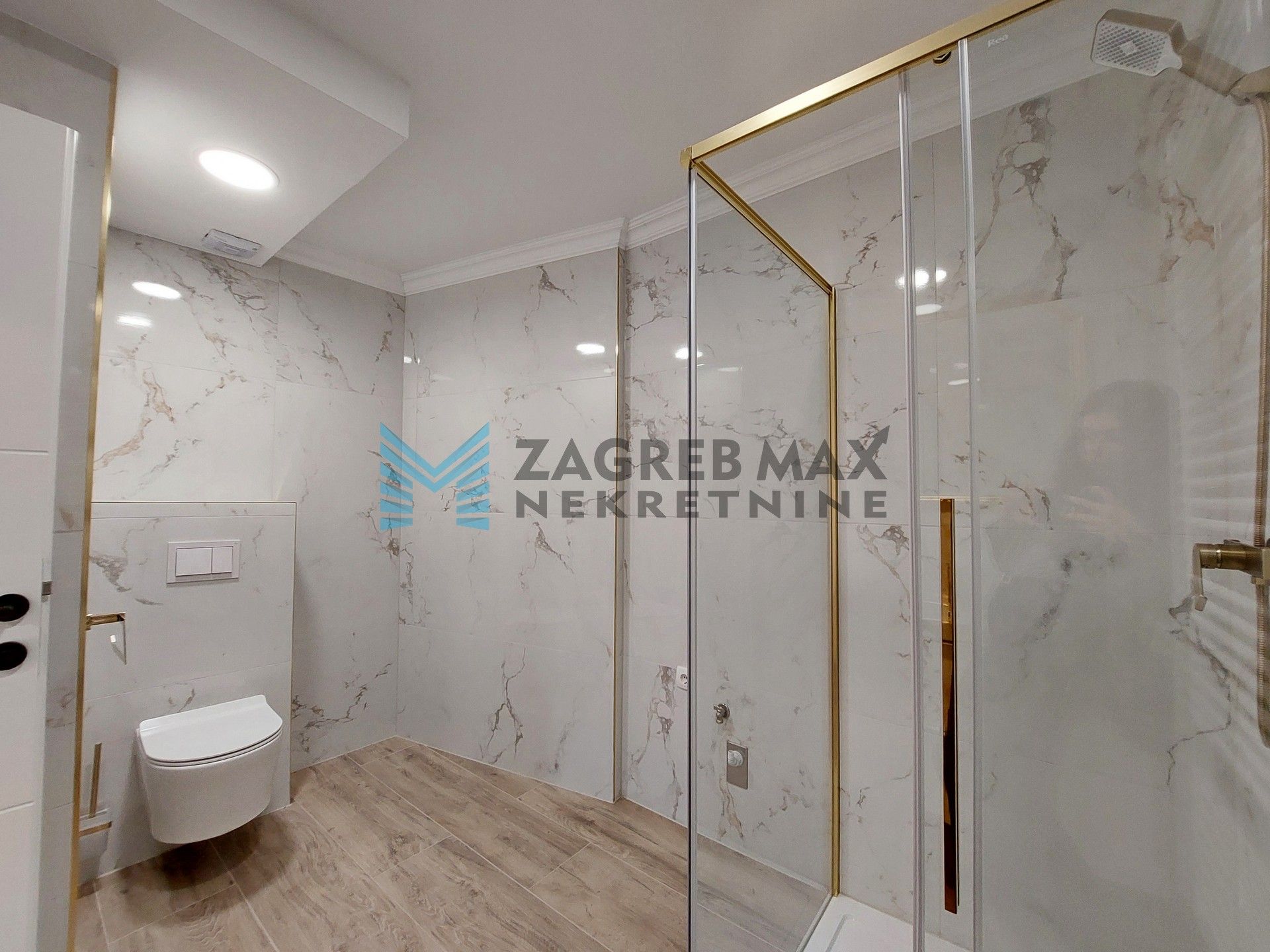 Zagreb - IVANIĆ - Savska - 4-sobni, renoviran, prostran, svijetao