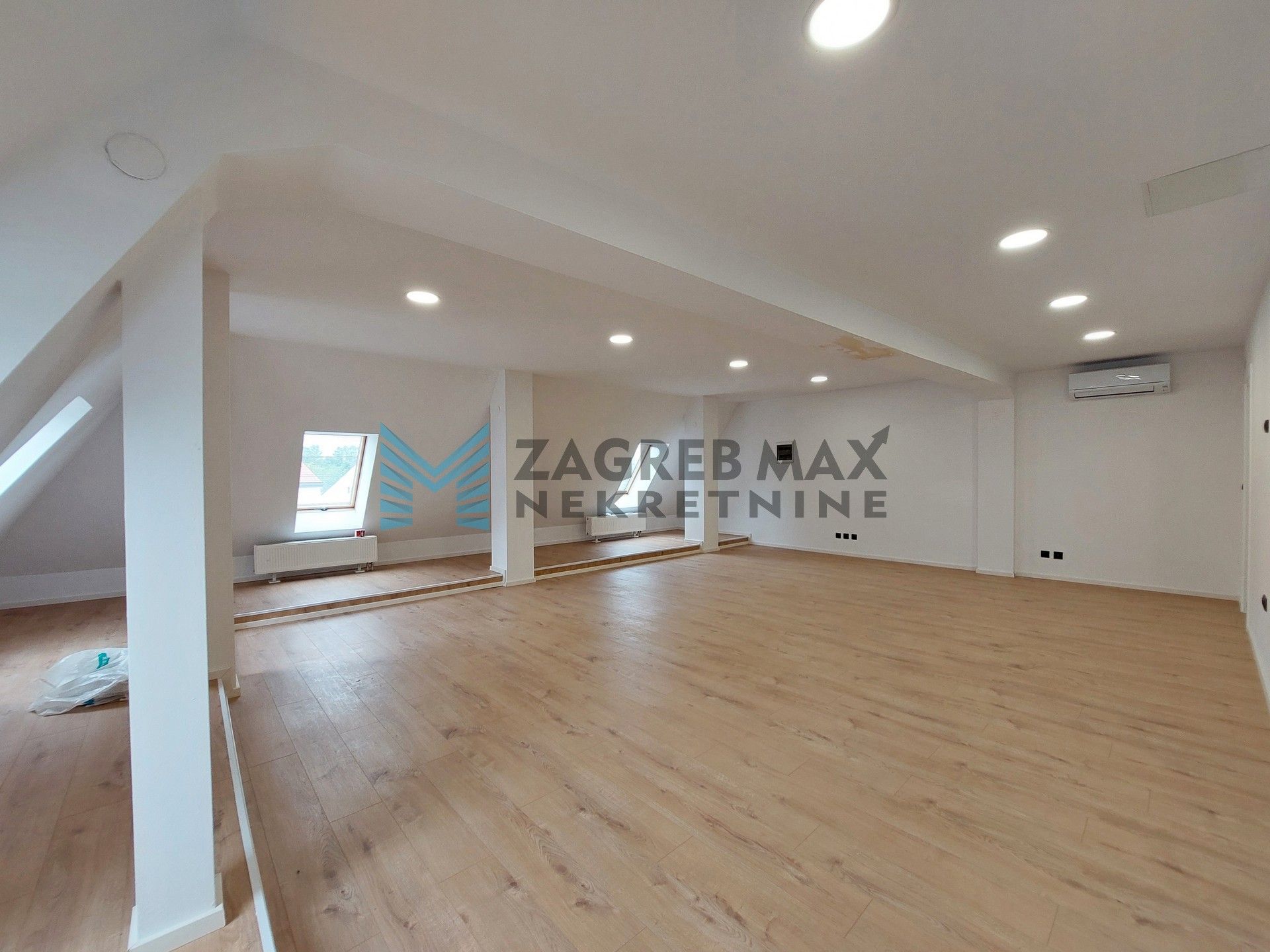 Zagreb - IVANIĆ - Savska - 4-sobni, renoviran, prostran, svijetao