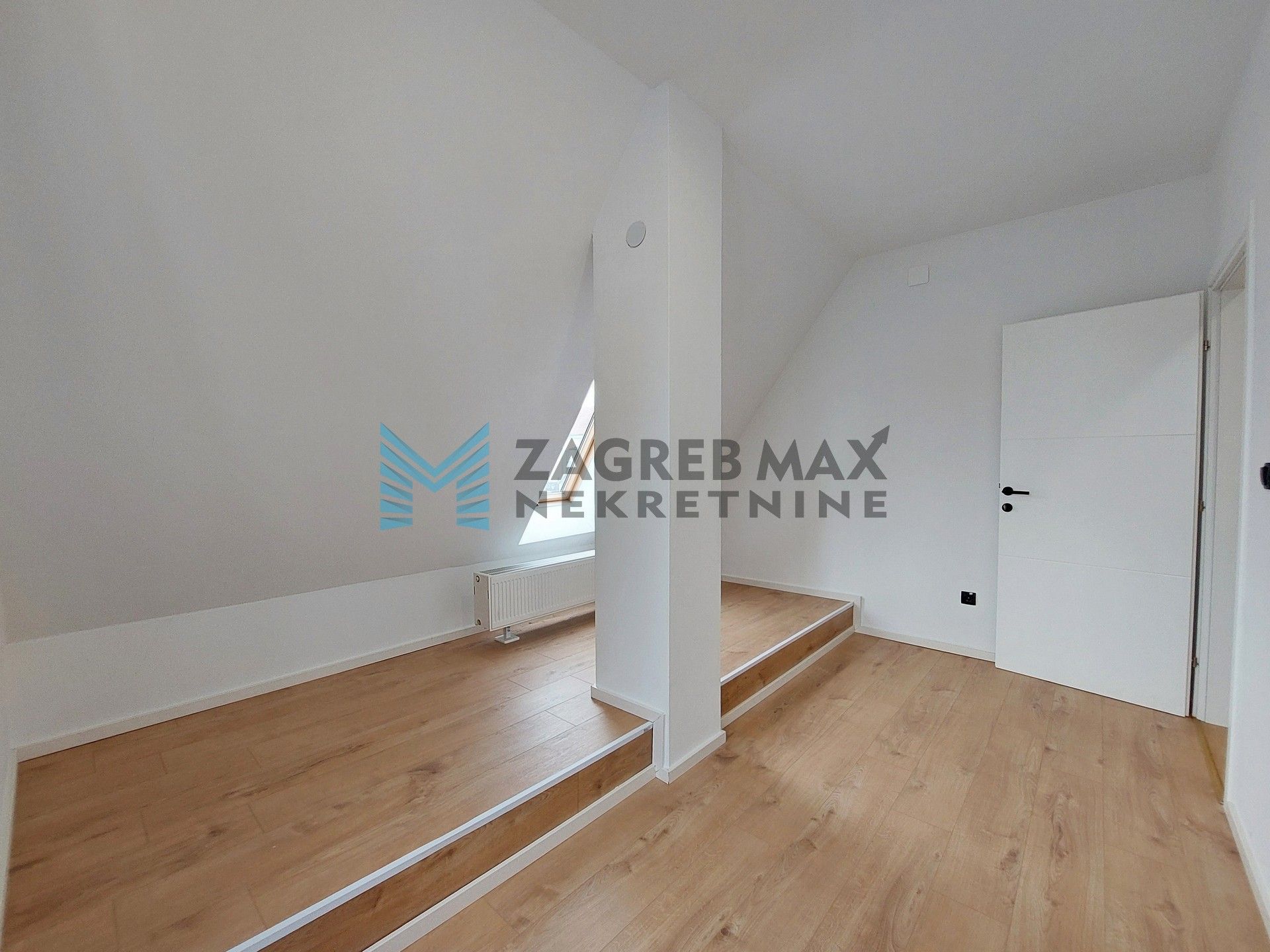 Zagreb - IVANIĆ - Savska - 4-sobni, renoviran, prostran, svijetao