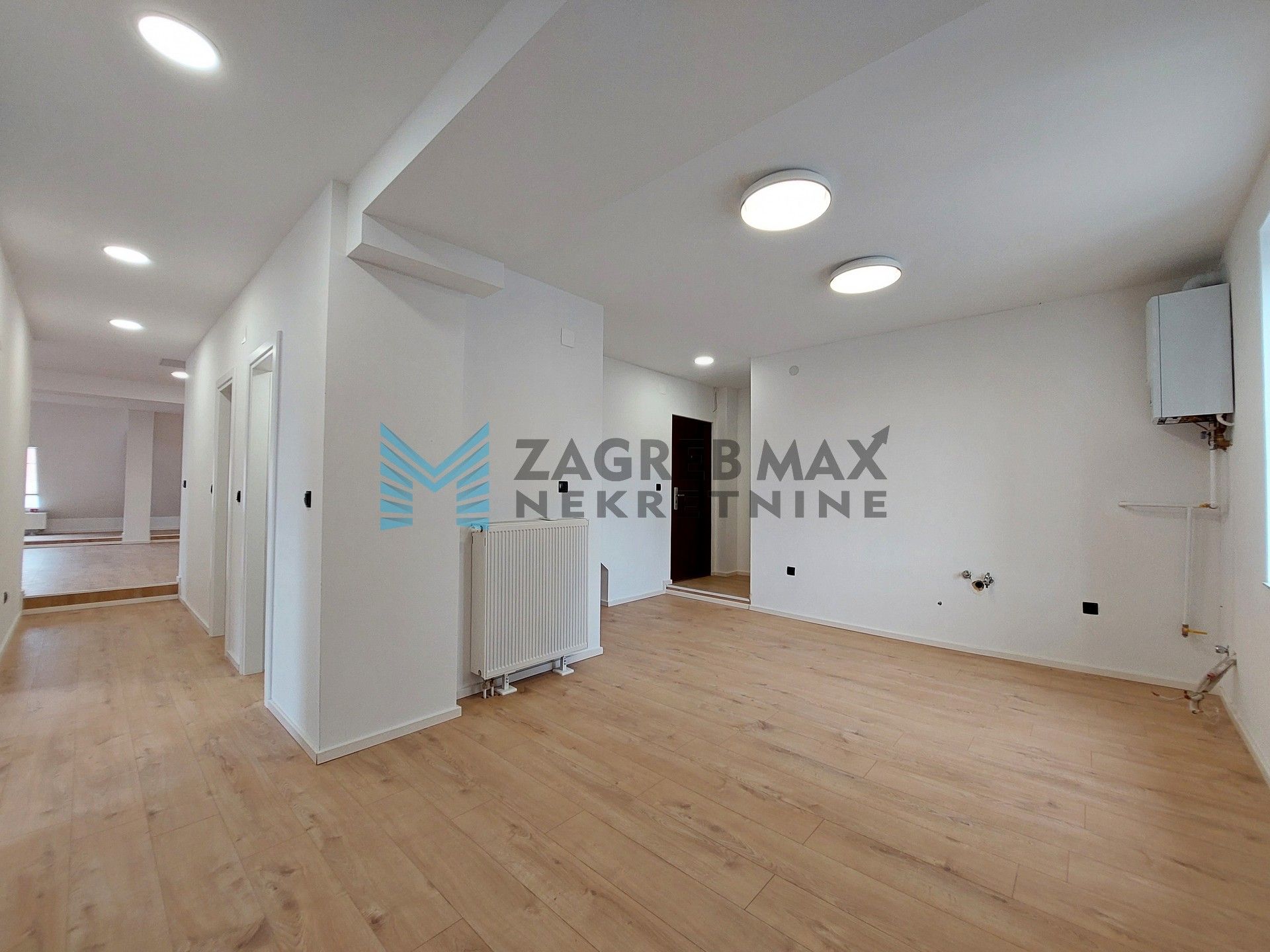 Zagreb - IVANIĆ - Savska - 4-sobni, renoviran, prostran, svijetao