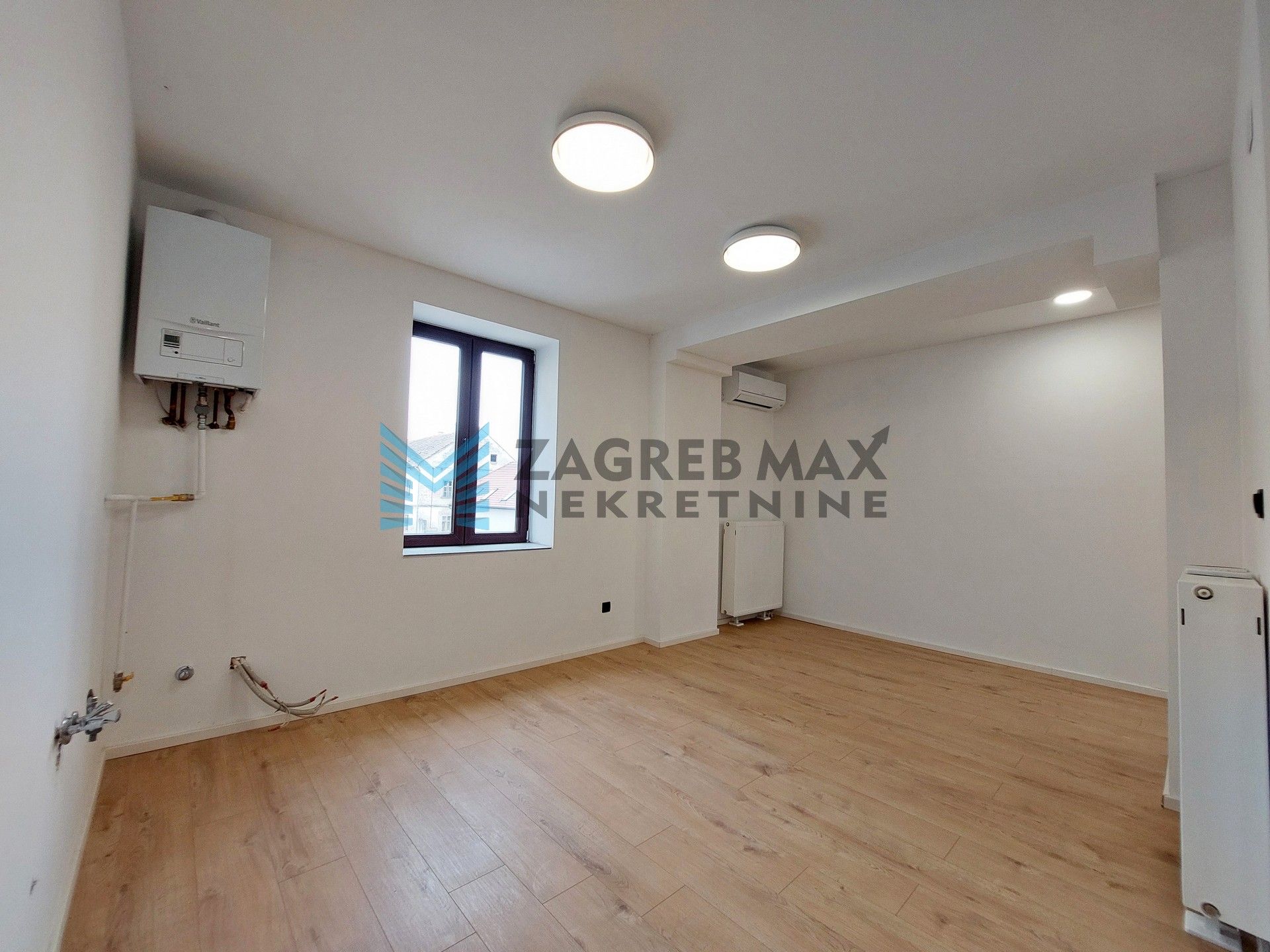 Zagreb - IVANIĆ - Savska - 4-sobni, renoviran, prostran, svijetao