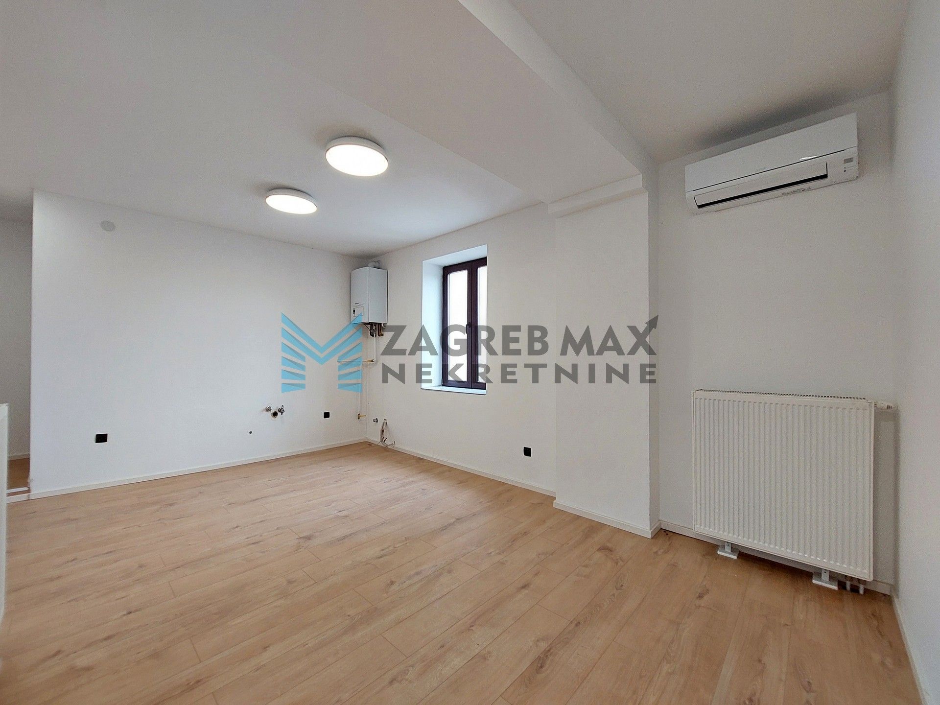 Zagreb - IVANIĆ - Savska - 4-sobni, renoviran, prostran, svijetao