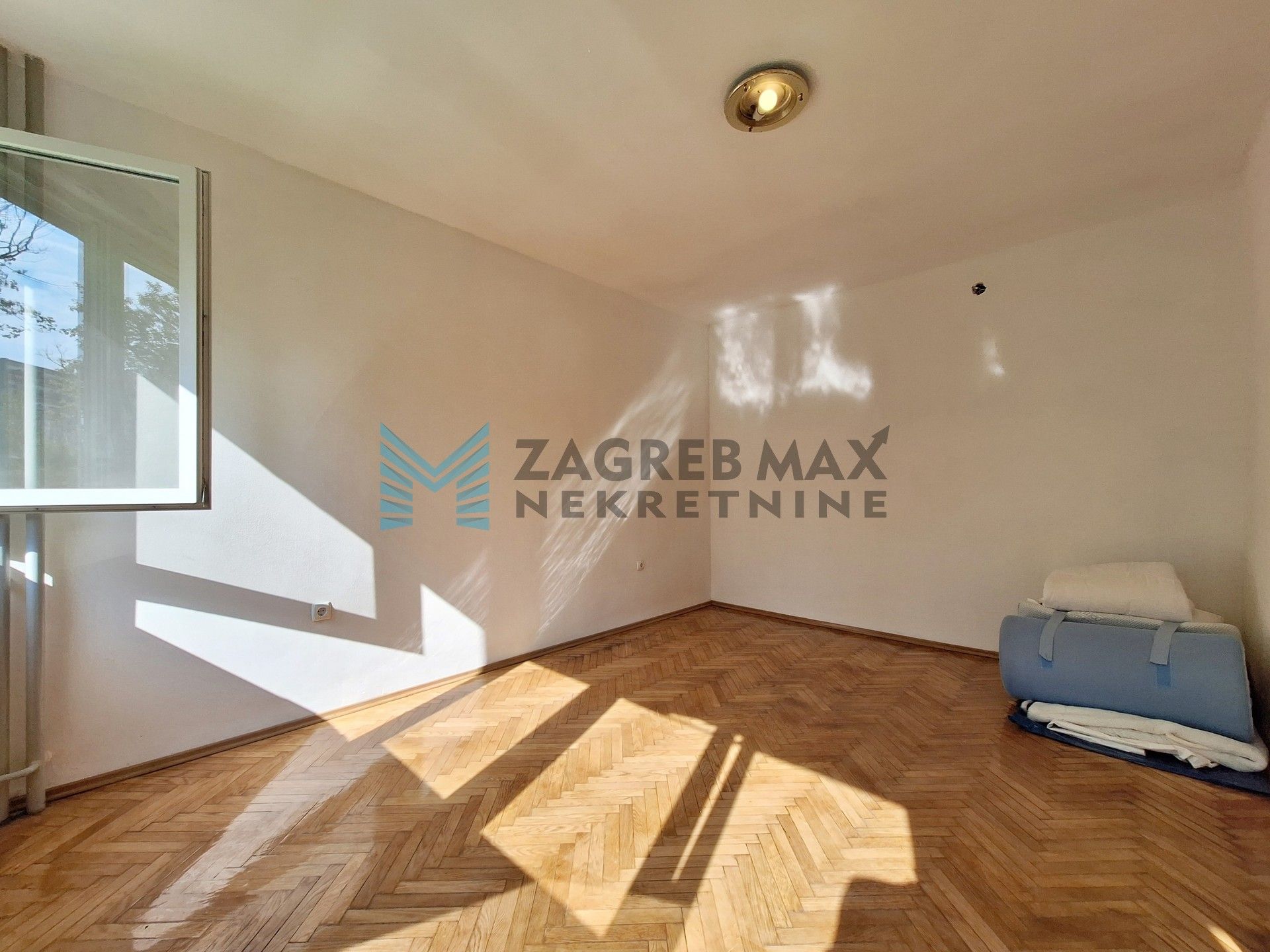 Zagreb - SIGET – 2-sobni, v.prizemlje, komforan, svijetao, blizina Avenue Malla