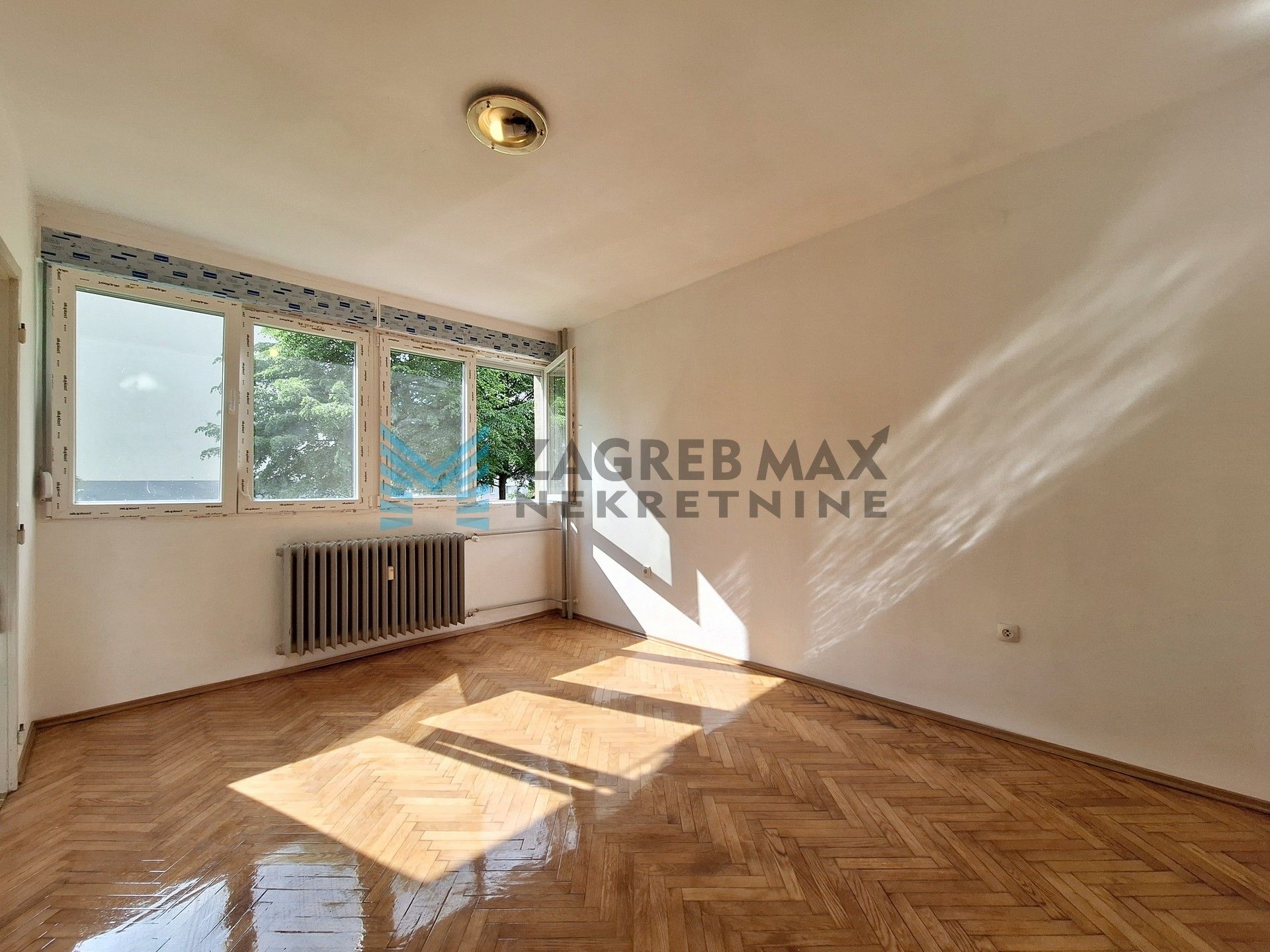 Zagreb - SIGET – 2-sobni, v.prizemlje, komforan, svijetao, blizina Avenue Malla