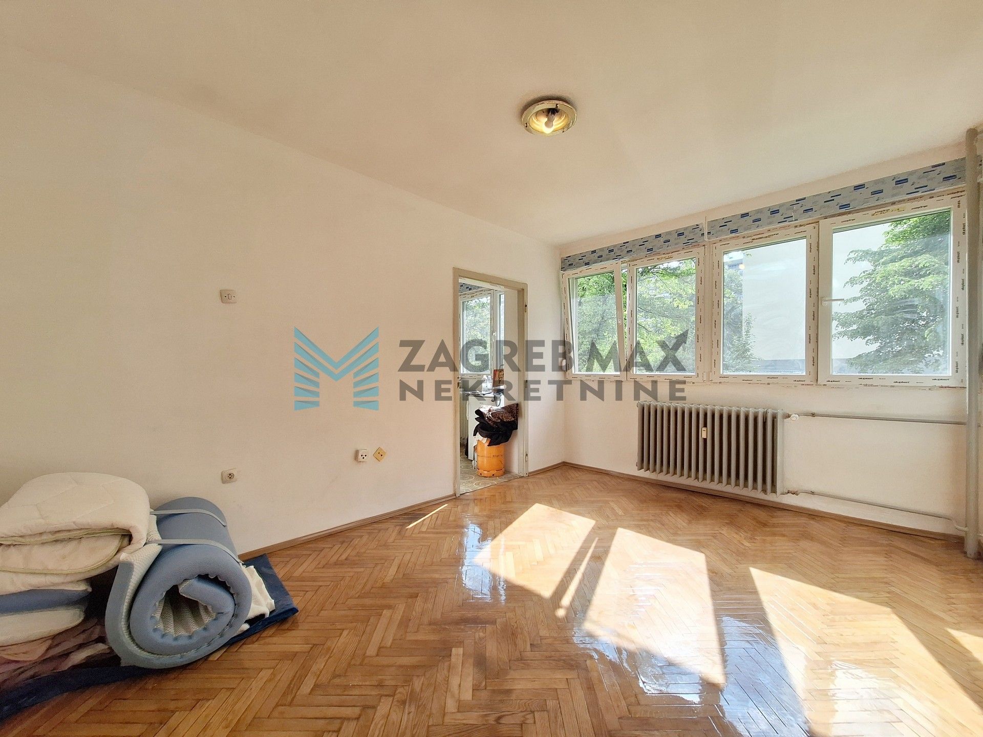 Zagreb - SIGET – 2-sobni, v.prizemlje, komforan, svijetao, blizina Avenue Malla