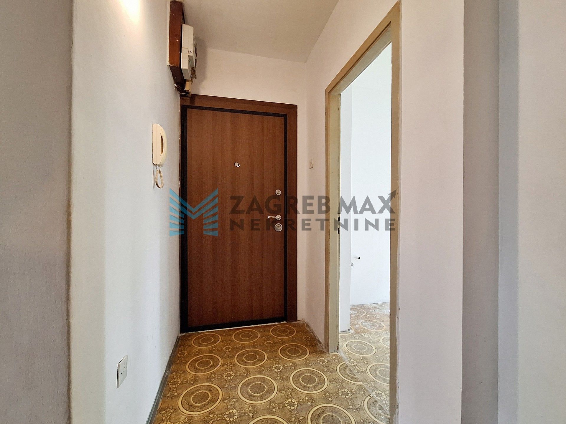 Zagreb - SIGET – 2-sobni, v.prizemlje, komforan, svijetao, blizina Avenue Malla