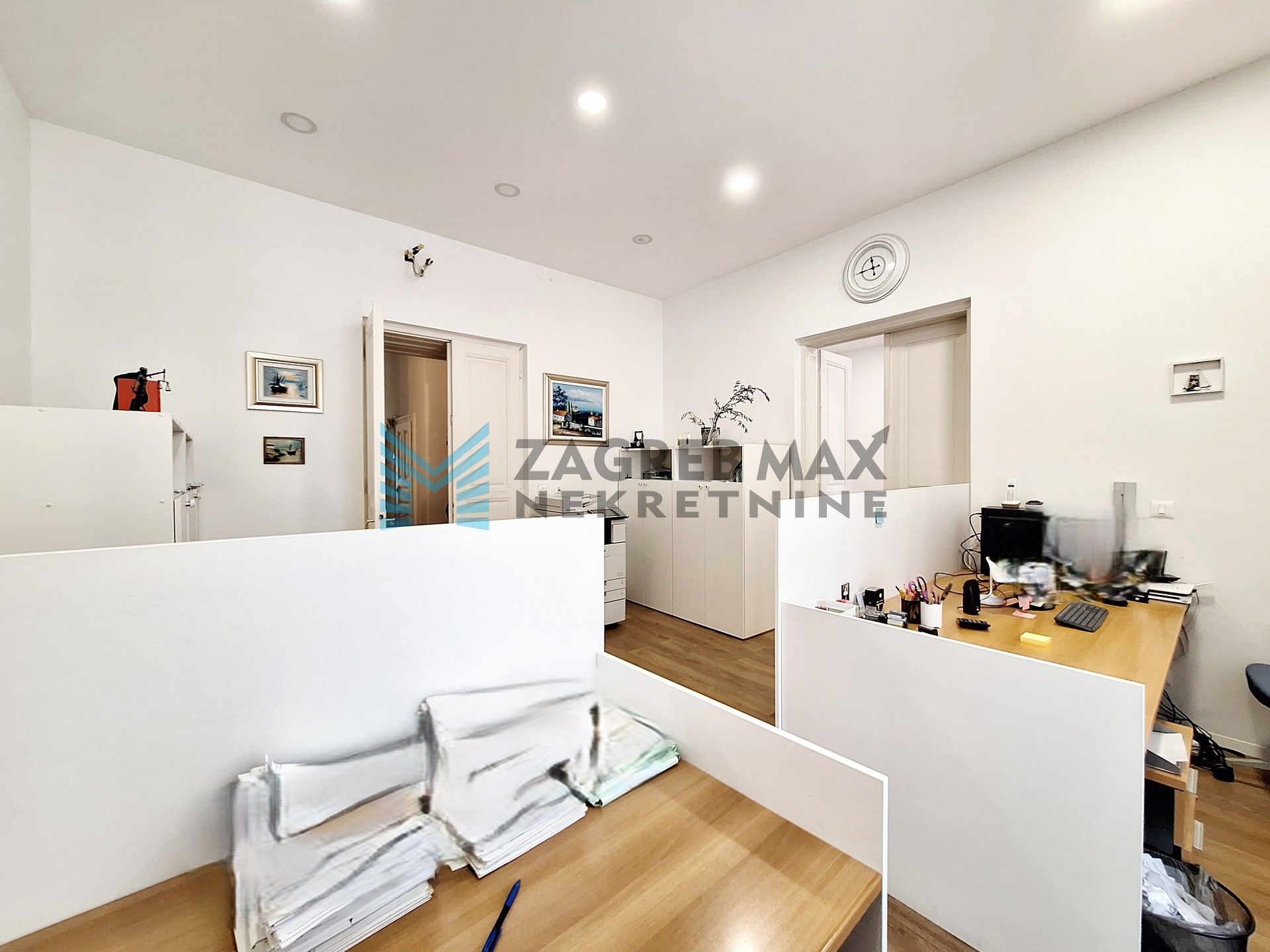 Zagreb - DONJI GRAD - Republike Austrije - 5-sobni, prostran, podrum