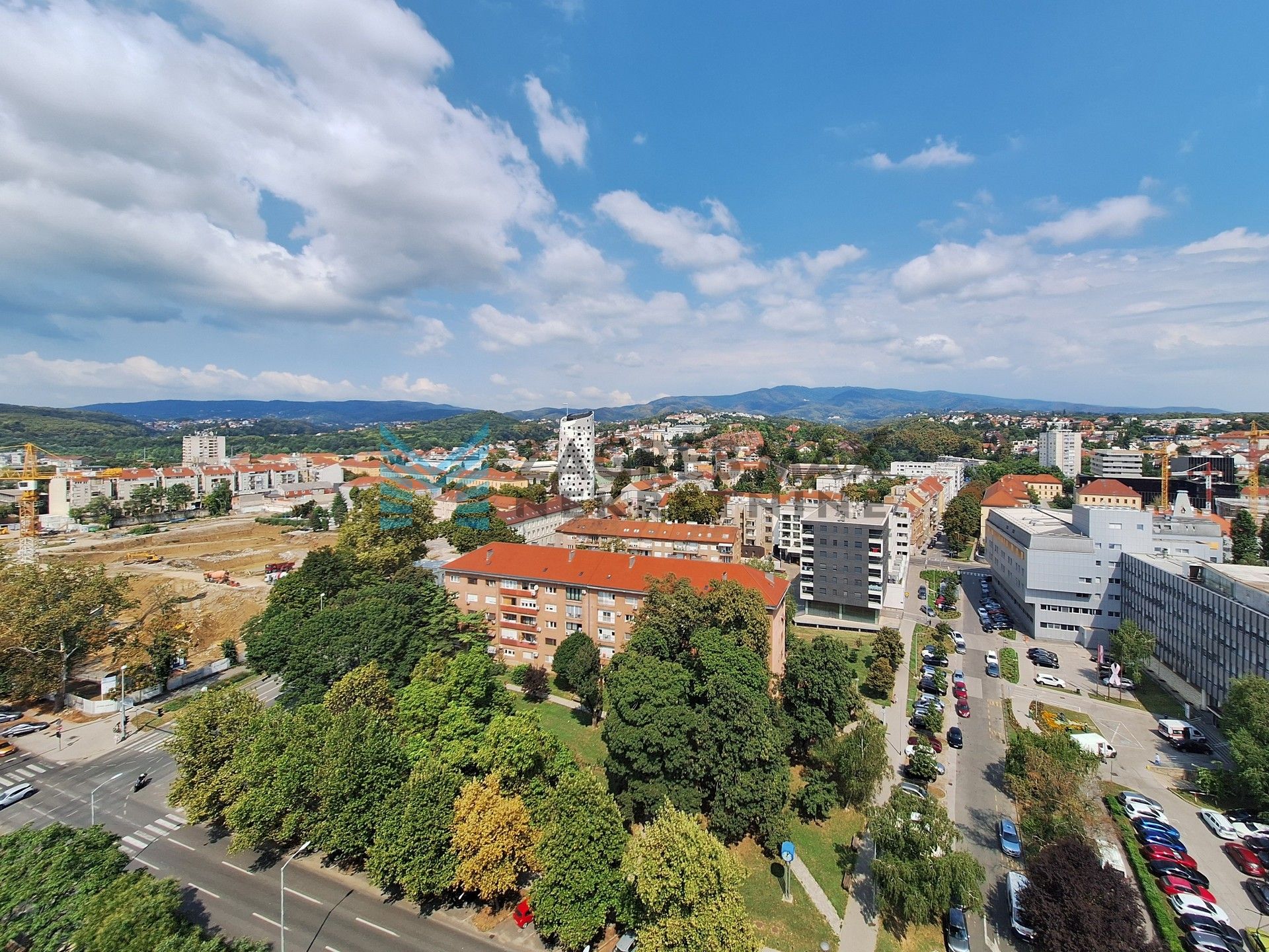 Zagreb - ČRNOMEREC - Prilaz baruna Filipovića - 3-sobni, prostran, svijetao