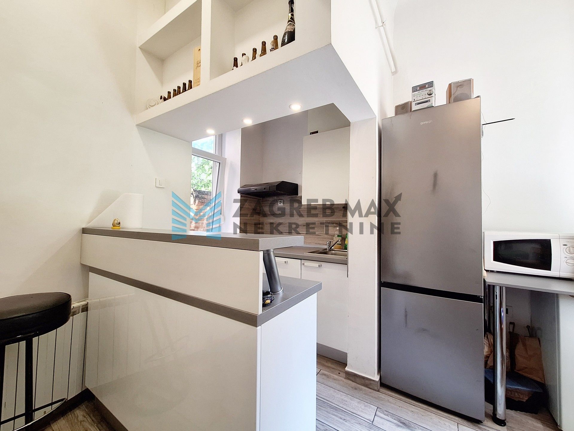 Zagreb - DONJI GRAD - Republike Austrije - 5-sobni, prostran, podrum