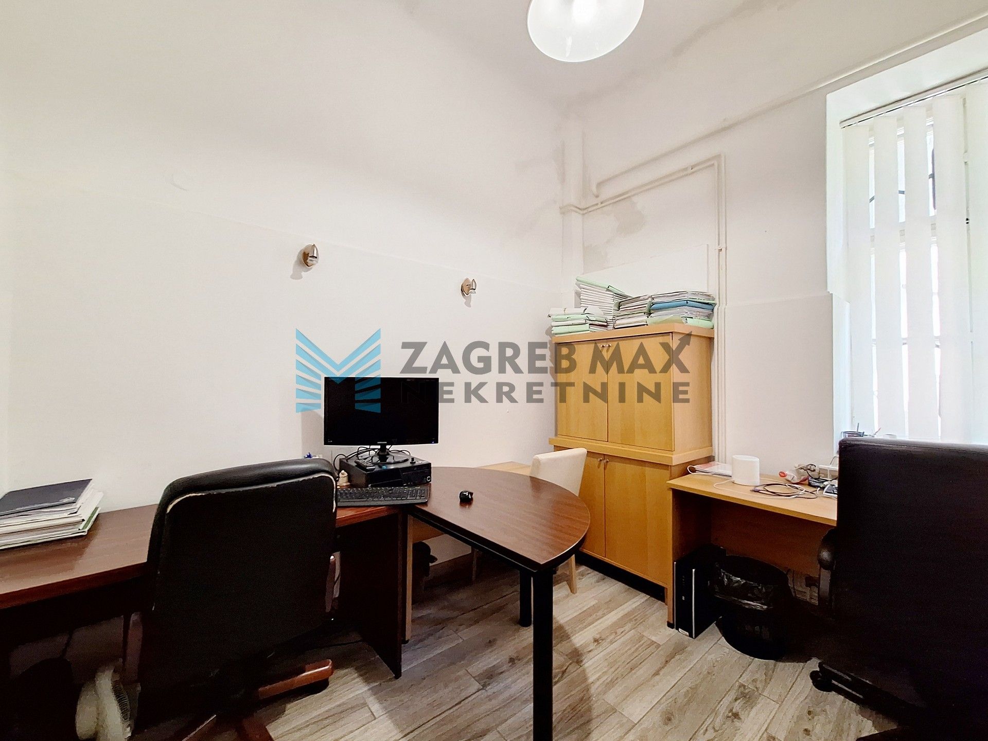 Zagreb - DONJI GRAD - Republike Austrije - 5-sobni, prostran, podrum