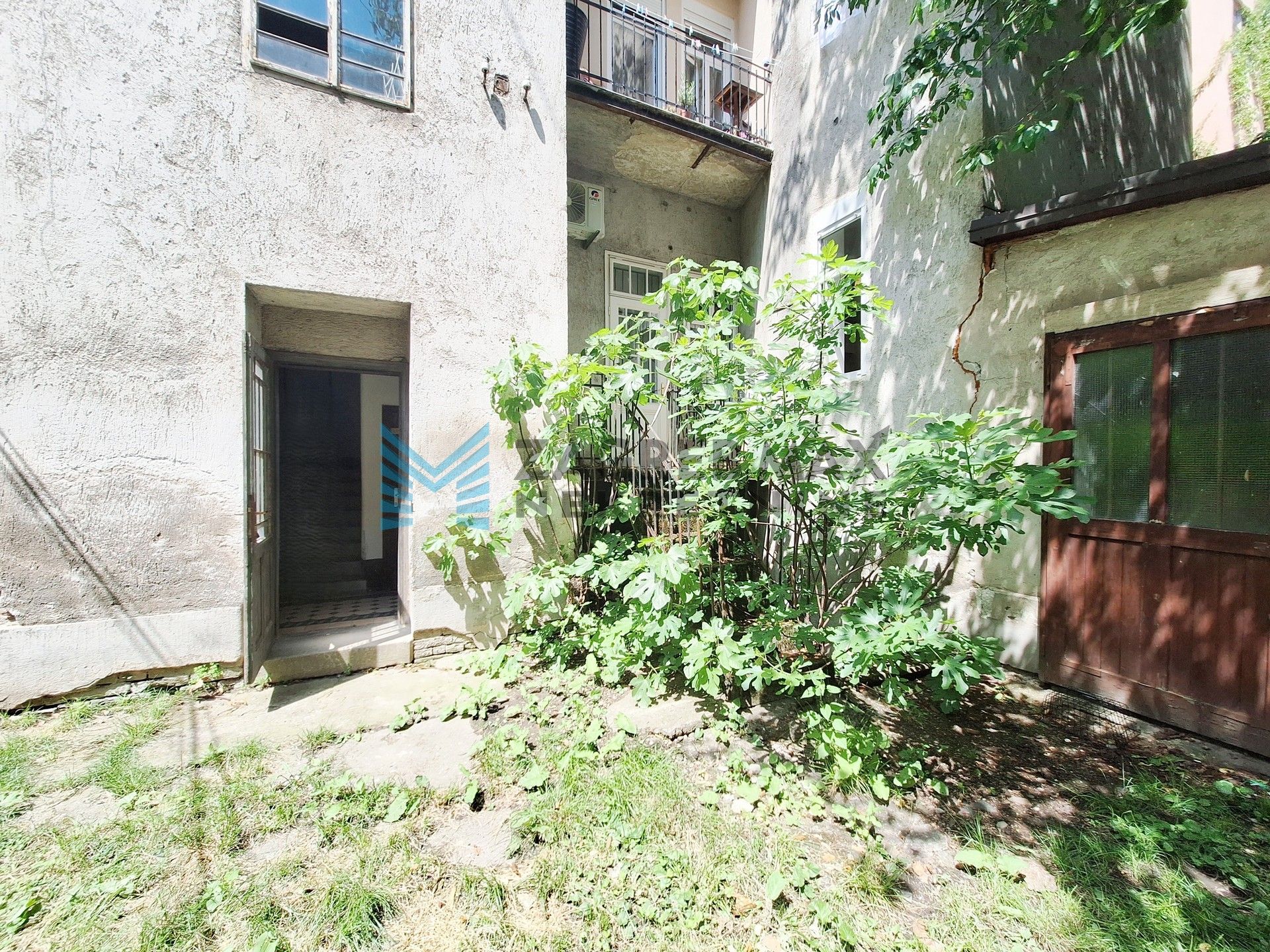 Zagreb - DONJI GRAD - Republike Austrije - 5-sobni, prostran, podrum