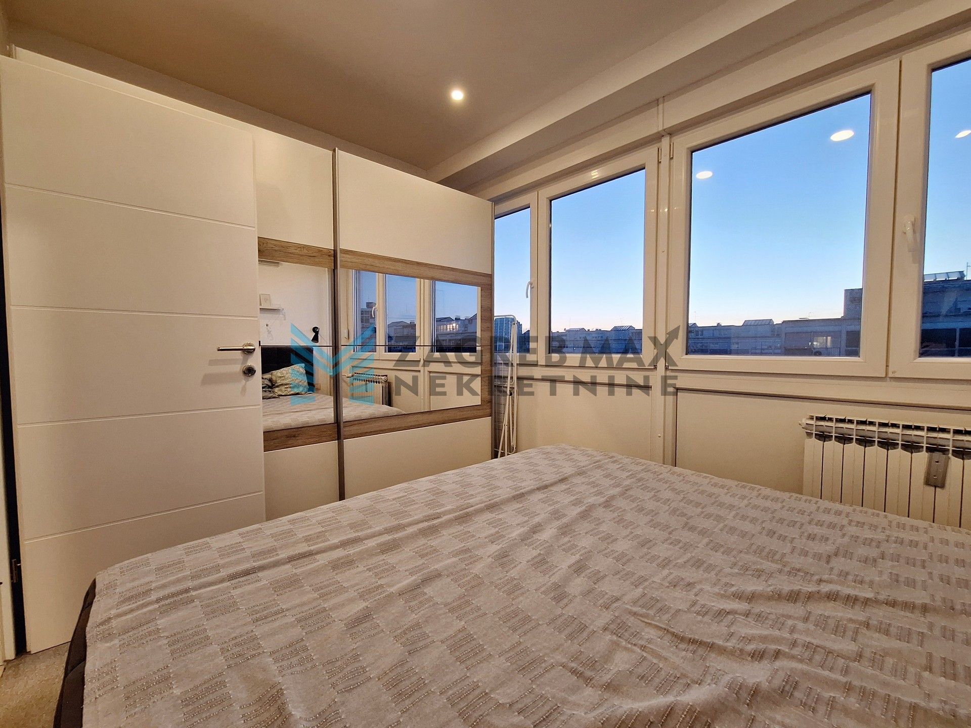 Zagreb - ZAPRUĐE – Balokovićeva – 3-sobni stan s 2 zasebne stambene jedinice