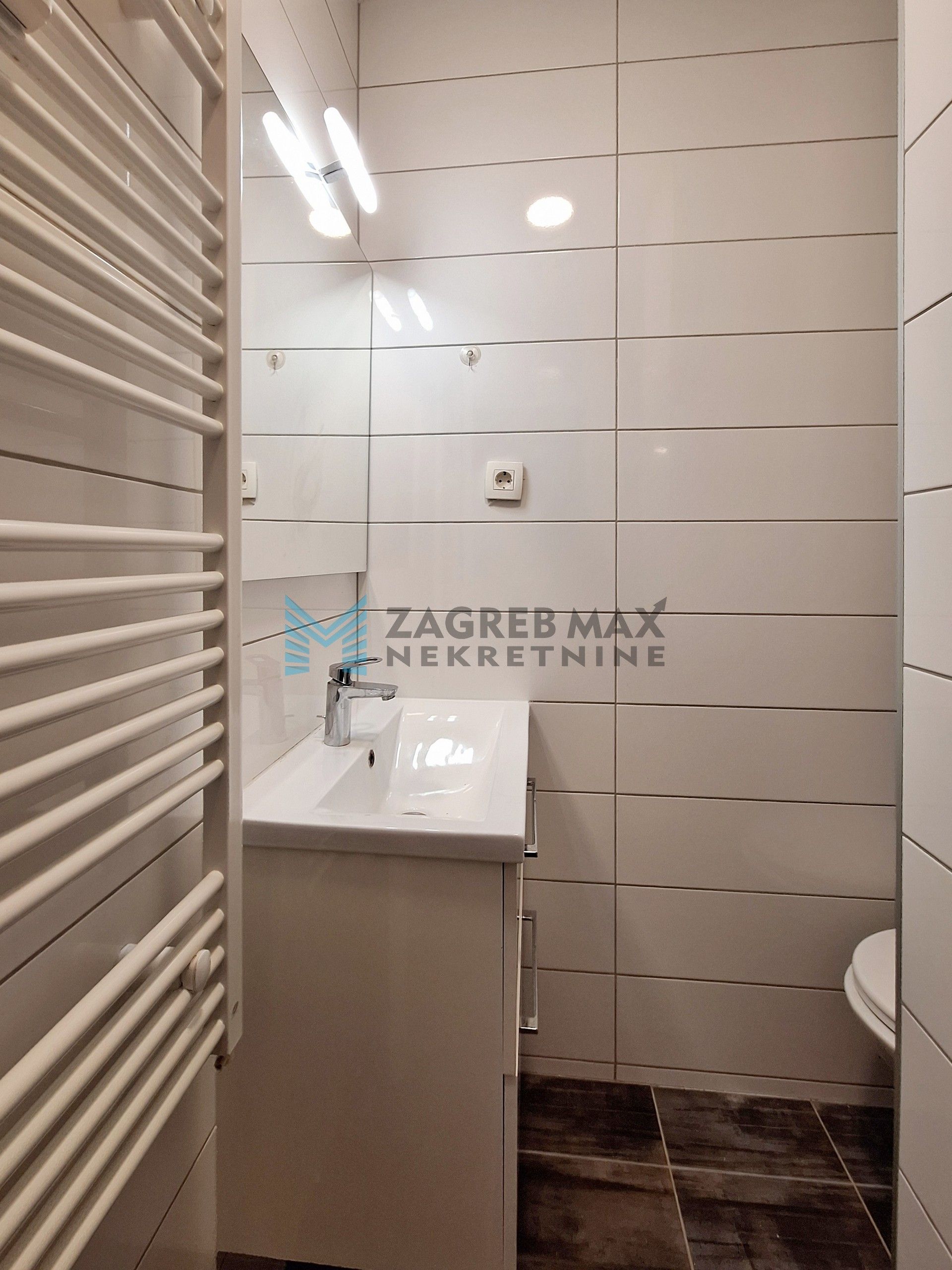 Zagreb - ZAPRUĐE – Balokovićeva – 3-sobni stan s 2 zasebne stambene jedinice