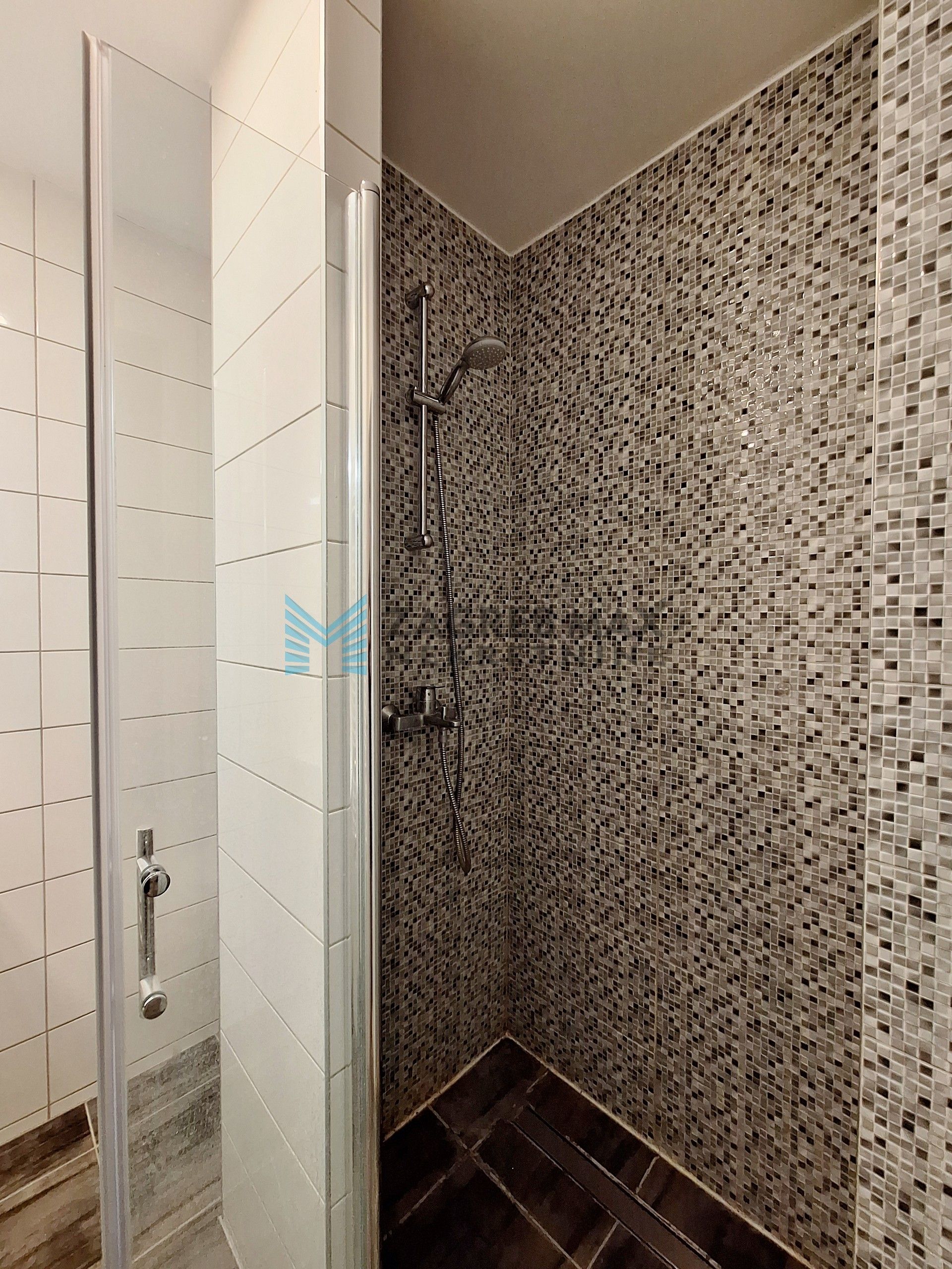 Zagreb - ZAPRUĐE – Balokovićeva – 3-sobni stan s 2 zasebne stambene jedinice