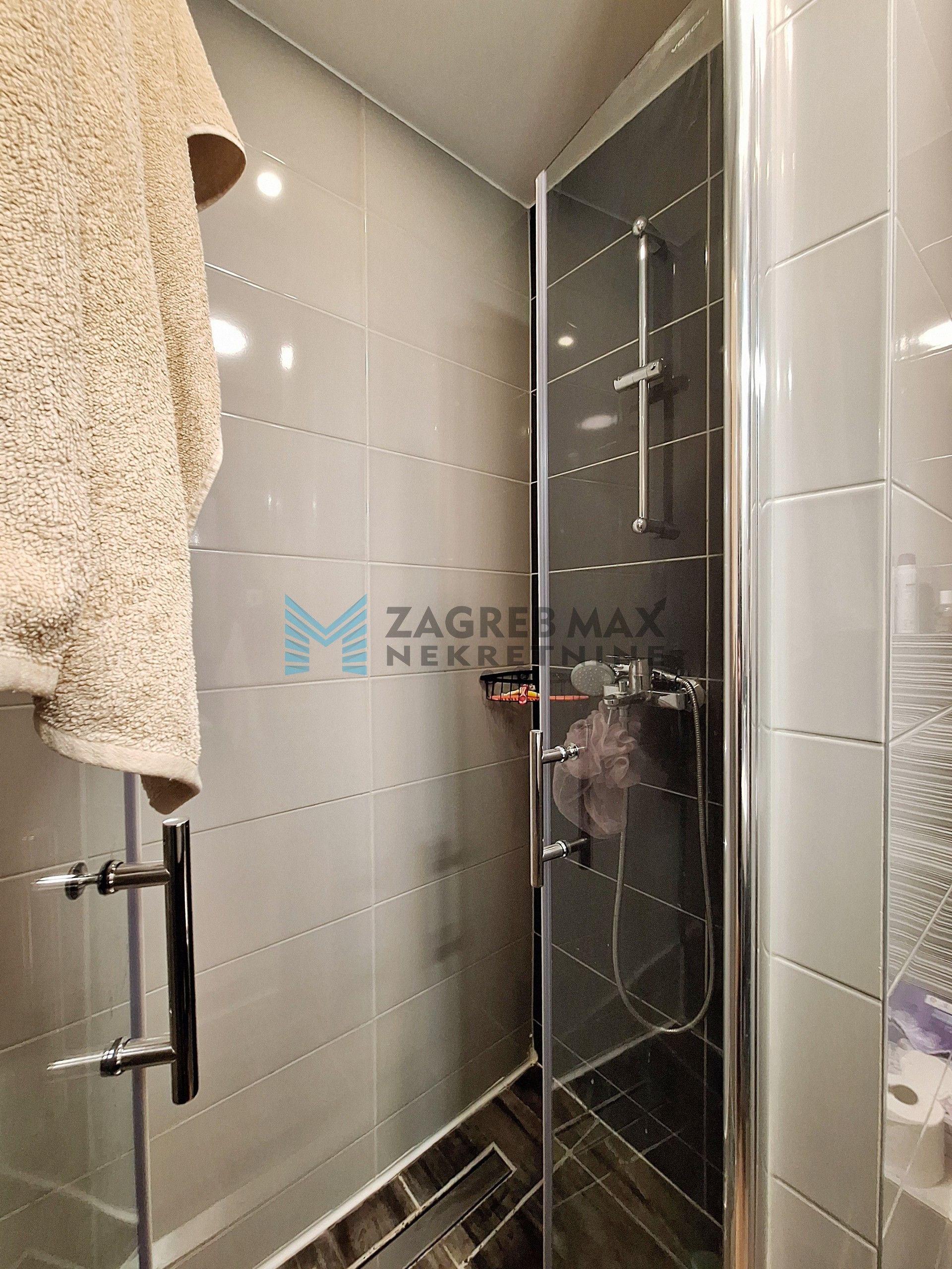 Zagreb - ZAPRUĐE – Balokovićeva – 3-sobni stan s 2 zasebne stambene jedinice