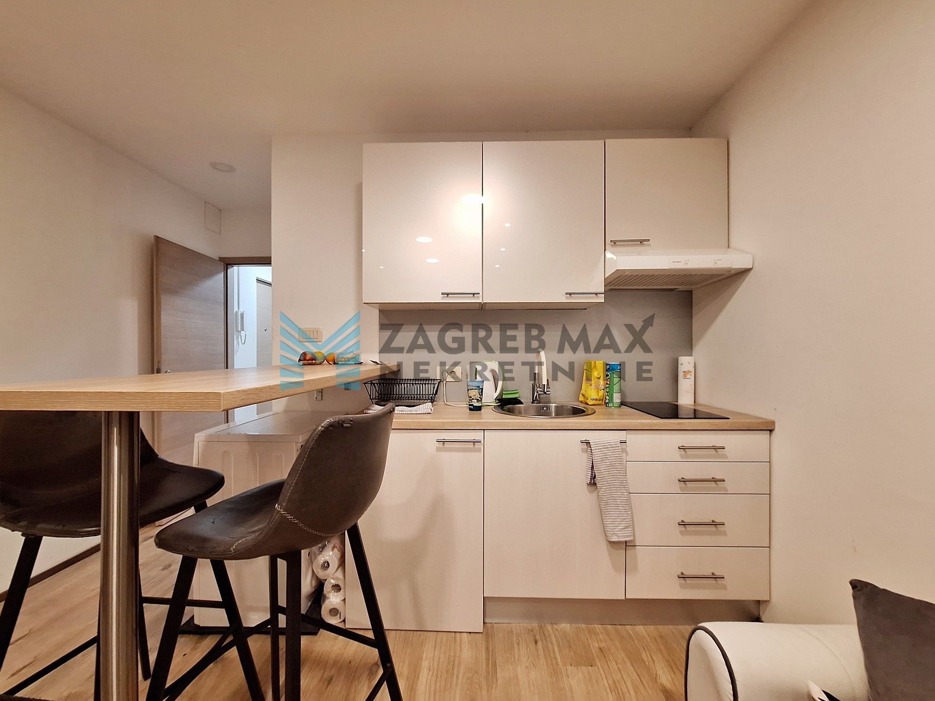 Zagreb - ZAPRUĐE – Balokovićeva – 3-sobni stan s 2 zasebne stambene jedinice