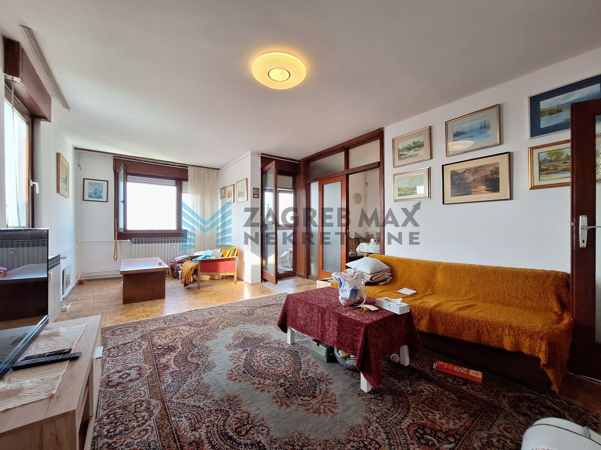 Zagreb - PREČKO – Jarnovićeva – 3-sobni, komforan, 2 lođe, lift, mirno, pogled