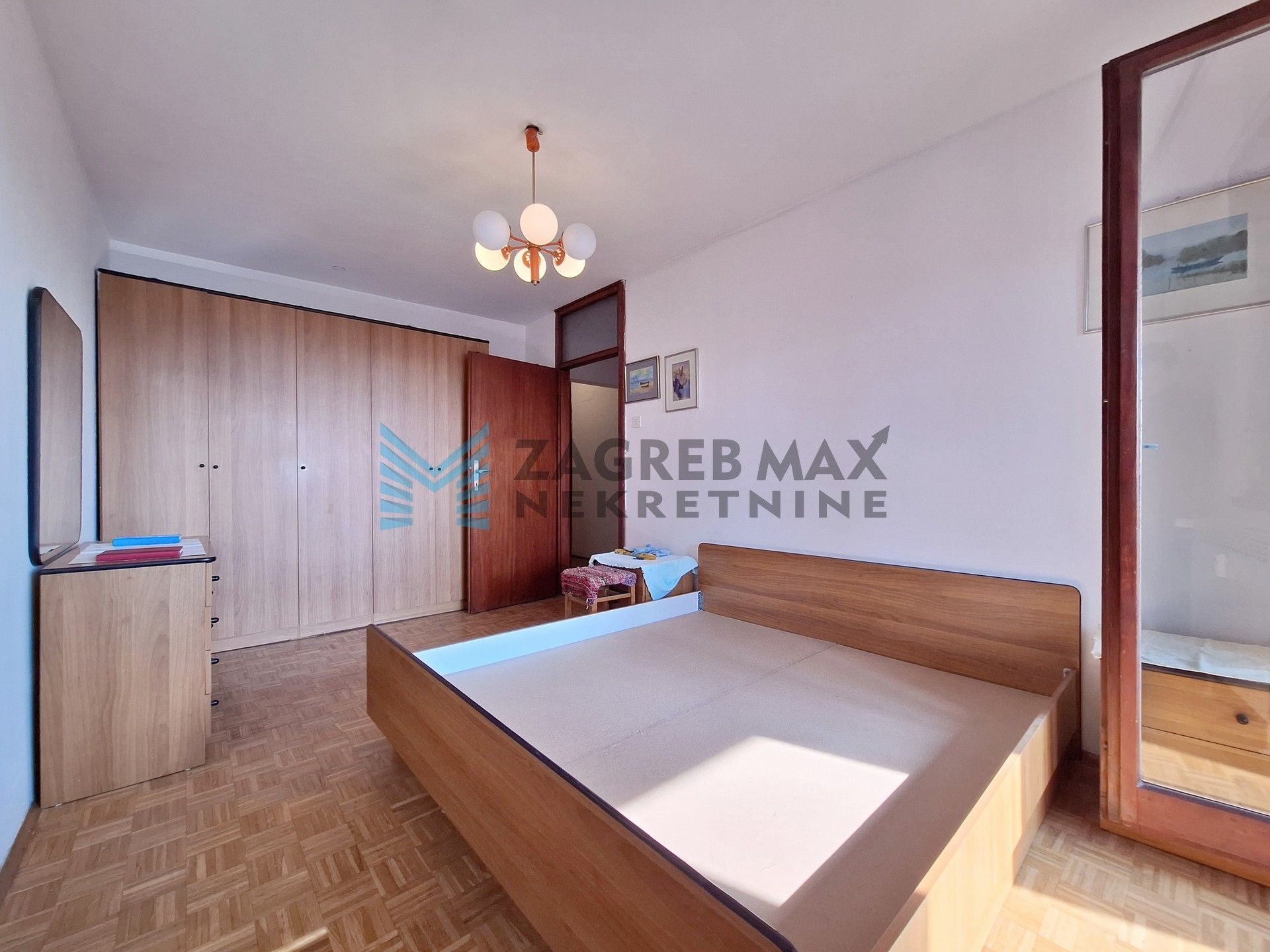 Zagreb - PREČKO – Jarnovićeva – 3-sobni, komforan, 2 lođe, lift, mirno, pogled