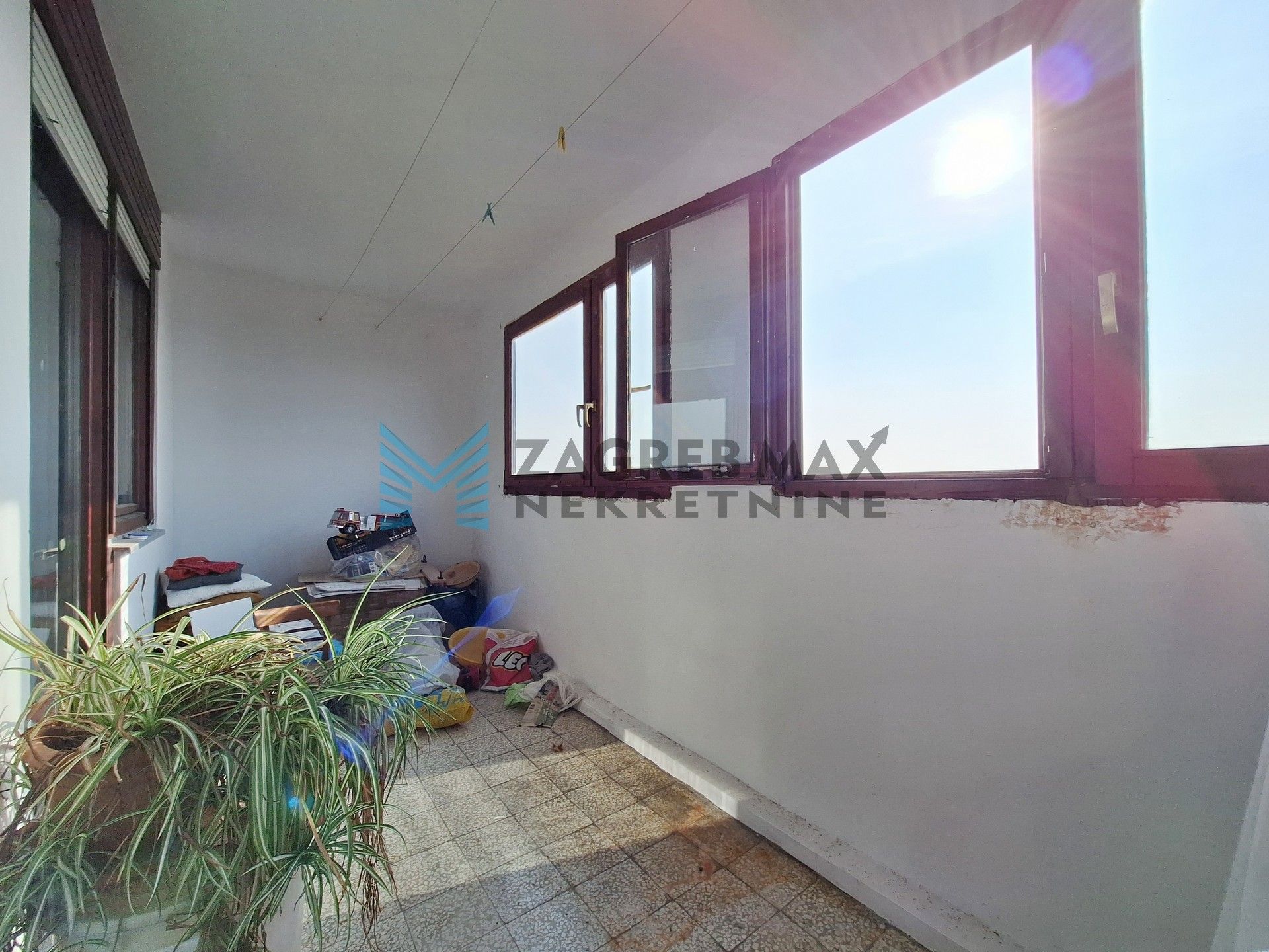 Zagreb - PREČKO – Jarnovićeva – 3-sobni, komforan, 2 lođe, lift, mirno, pogled