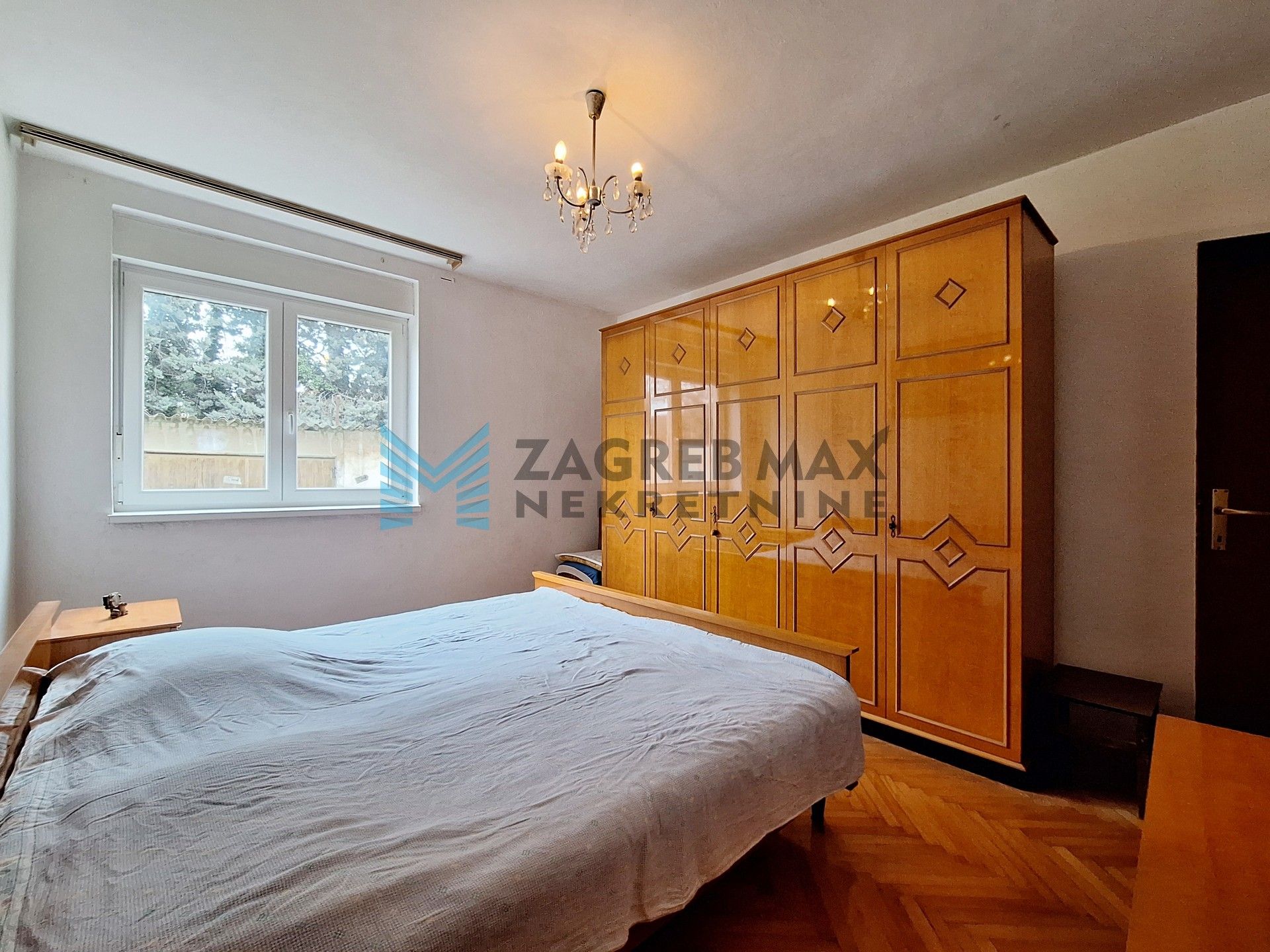 Zagreb - UMAG - Jadranska – 4-sobni, komforan, lođa, v.prizemlje, garaža, vrt