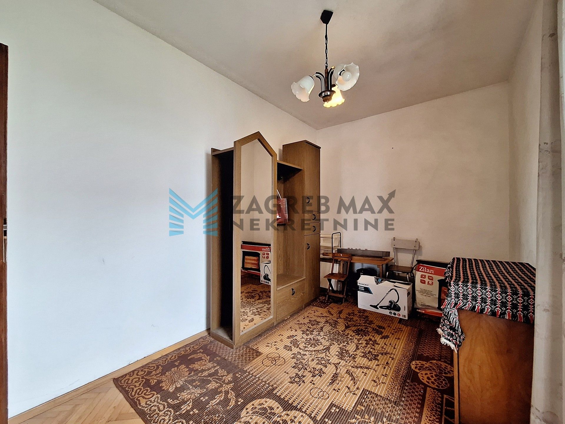 Zagreb - UMAG - Jadranska – 4-sobni, komforan, lođa, v.prizemlje, garaža, vrt