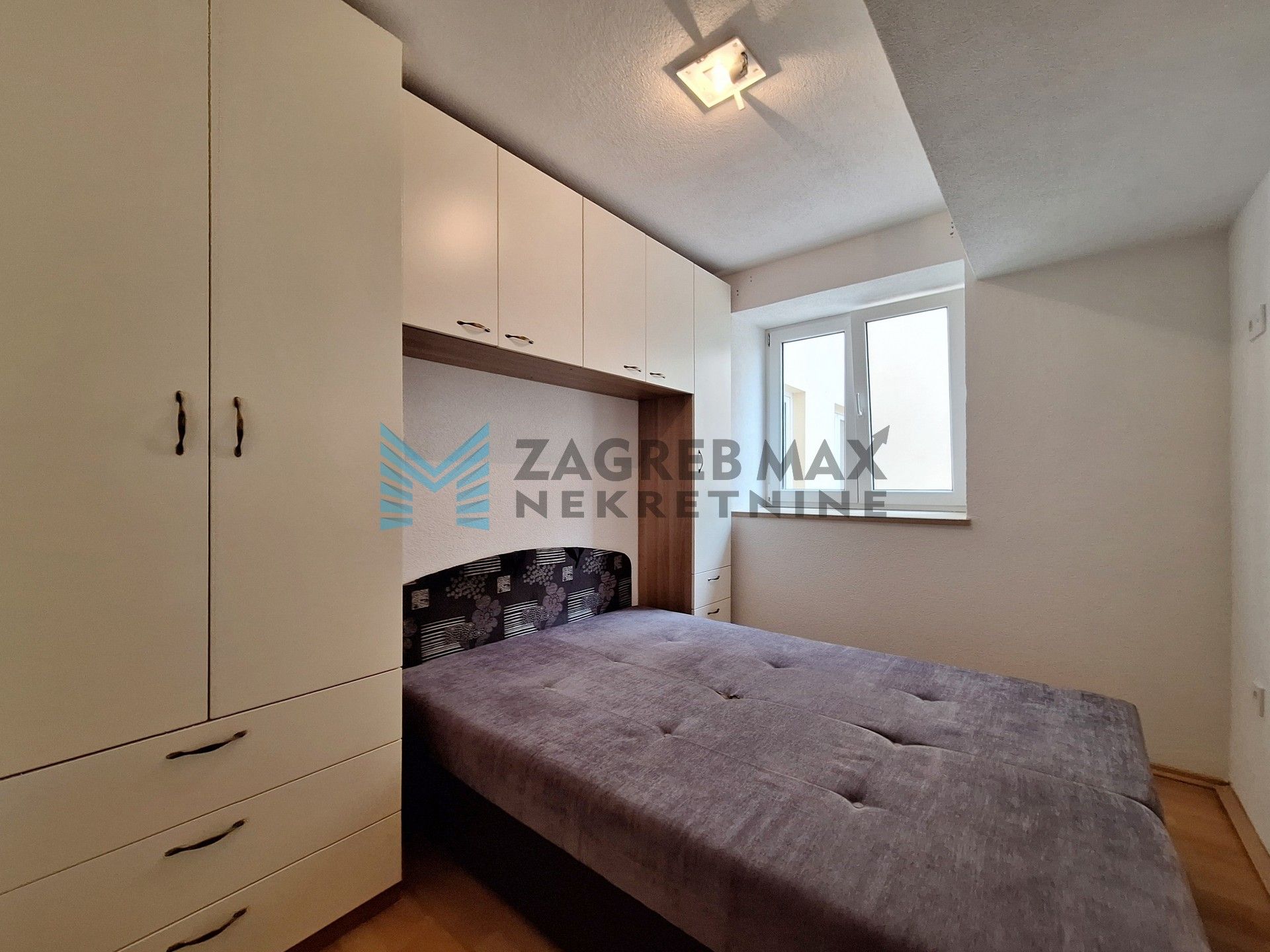 Zagreb - UMAG – Nazorova – 2-sobni, 1.kat, lođa, komforan, VPM, A+