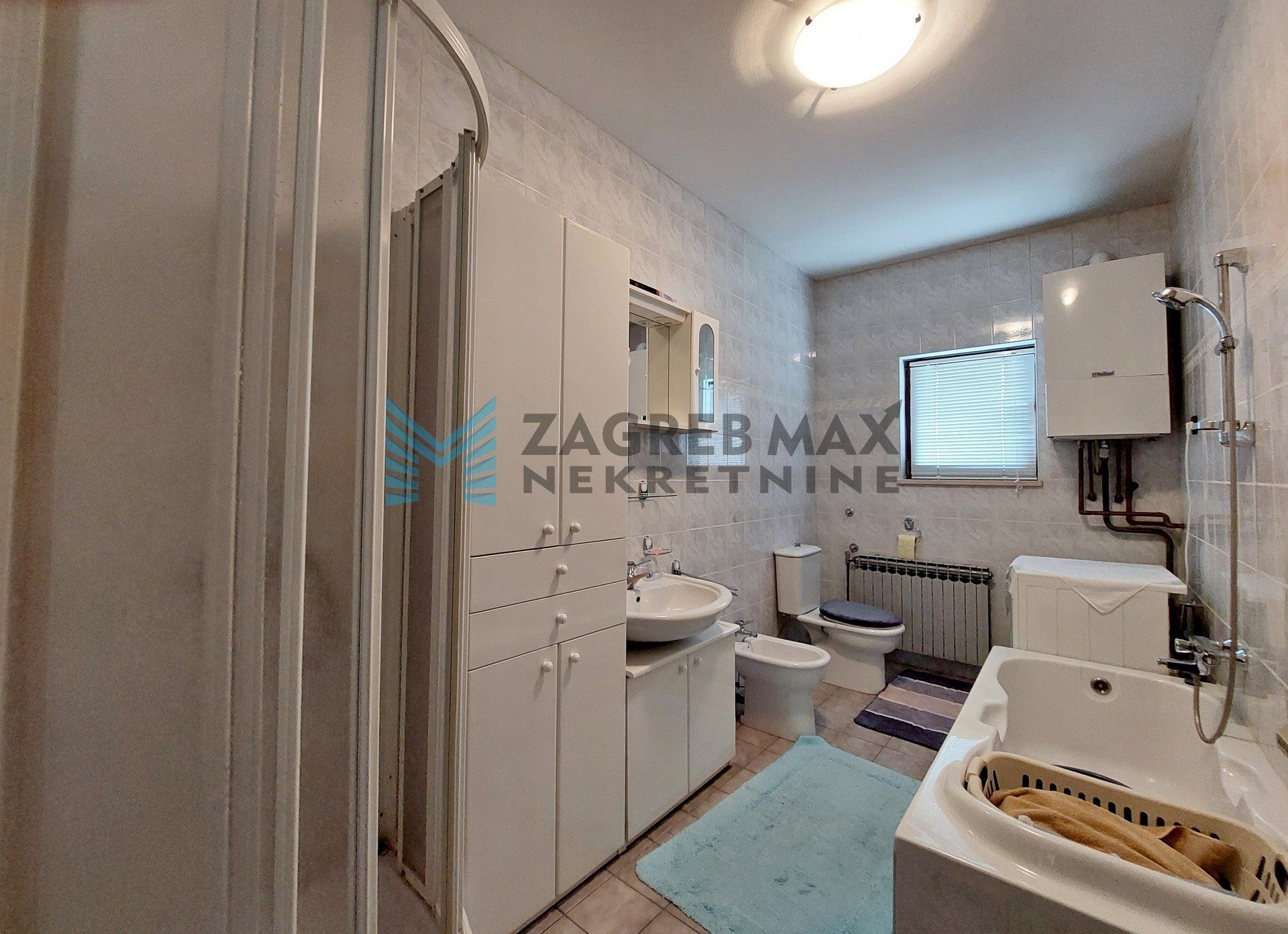 Zagreb - S.KRALJEVEC - I.Mažuranića - kuća sa 3 stana, dvorište, garaža