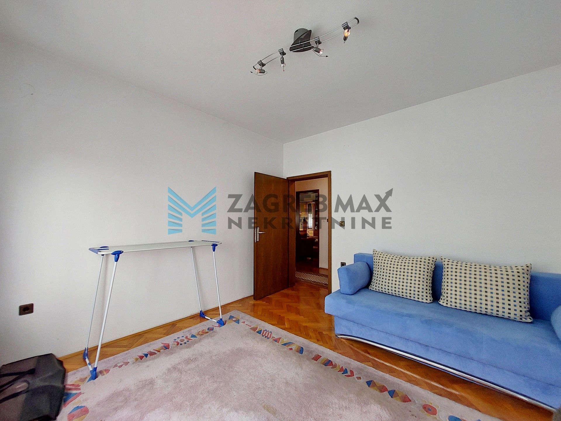 Zagreb - S.KRALJEVEC - I.Mažuranića - kuća sa 3 stana, dvorište, garaža