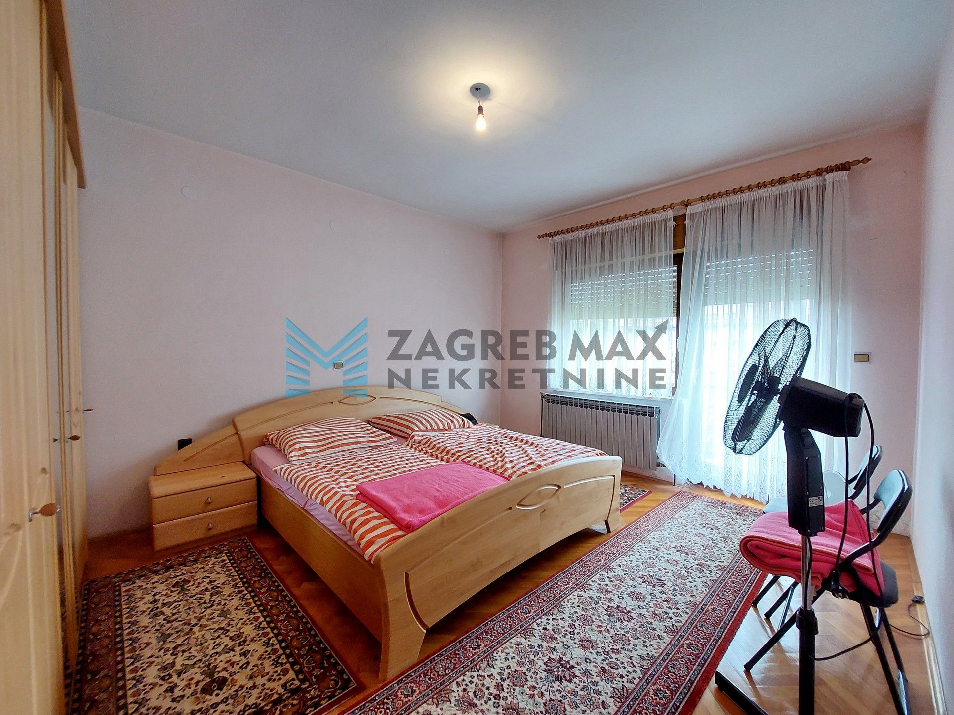 Zagreb - S.KRALJEVEC - I.Mažuranića - kuća sa 3 stana, dvorište, garaža