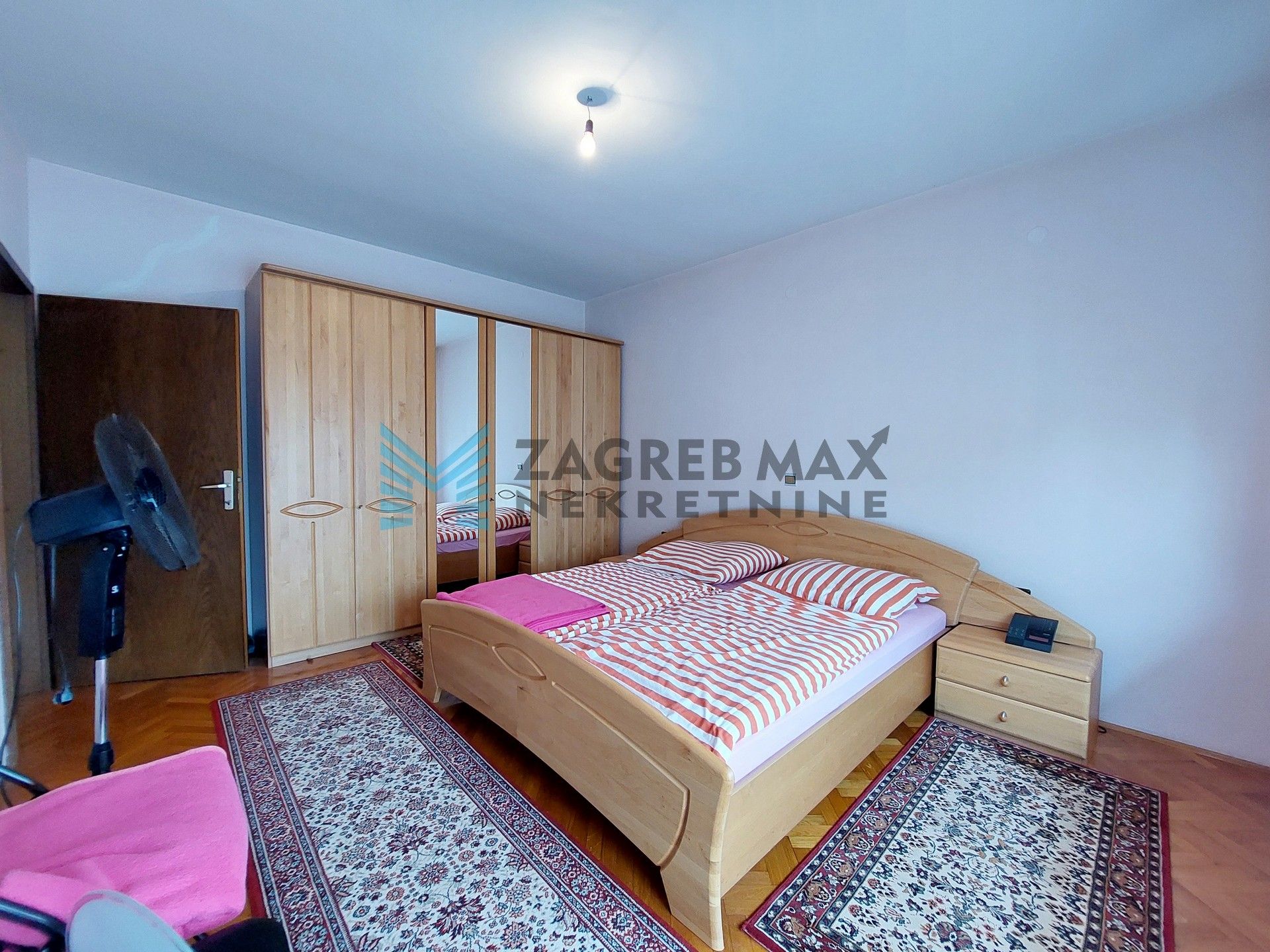 Zagreb - S.KRALJEVEC - I.Mažuranića - kuća sa 3 stana, dvorište, garaža