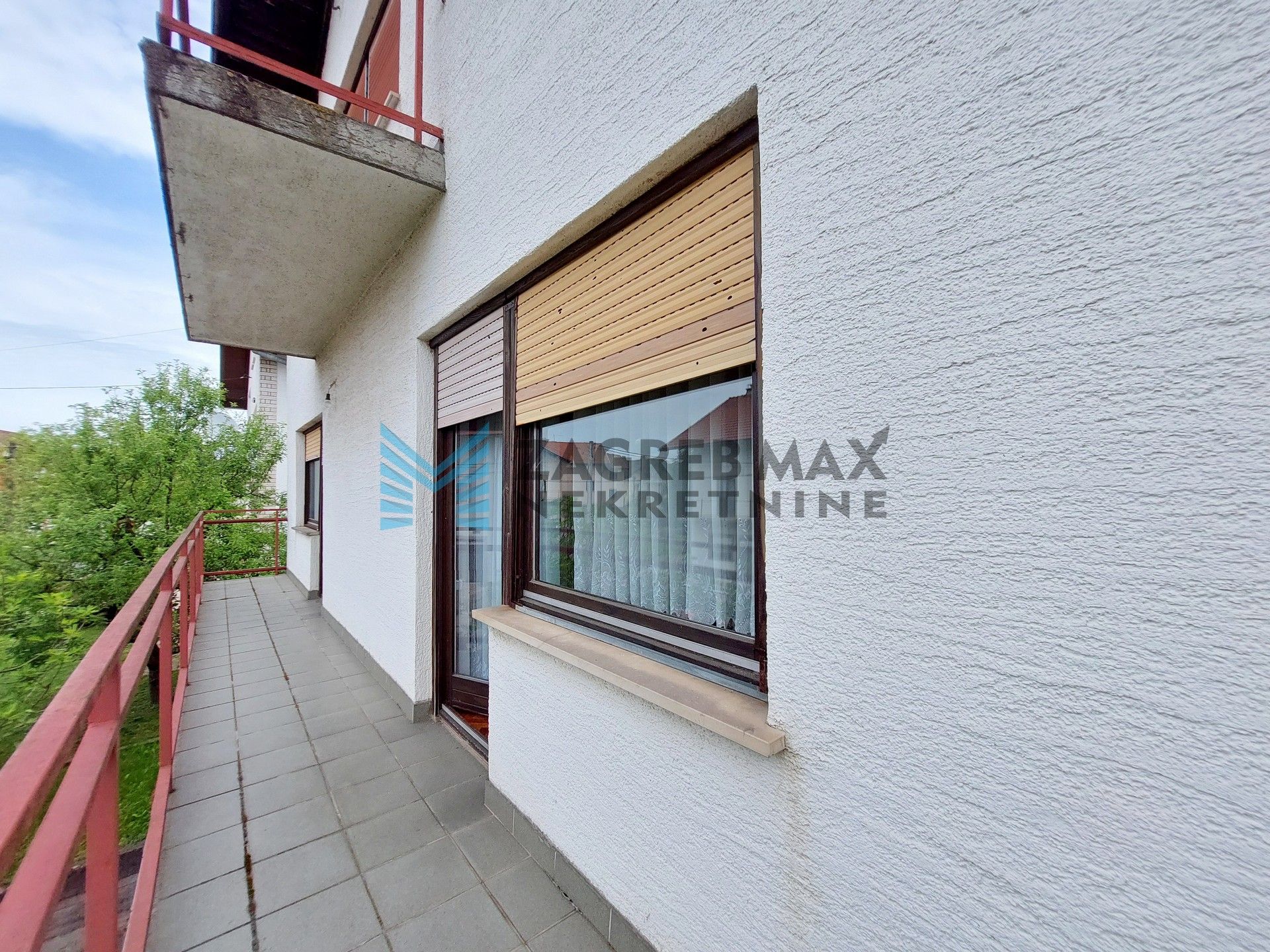 Zagreb - S.KRALJEVEC - I.Mažuranića - kuća sa 3 stana, dvorište, garaža