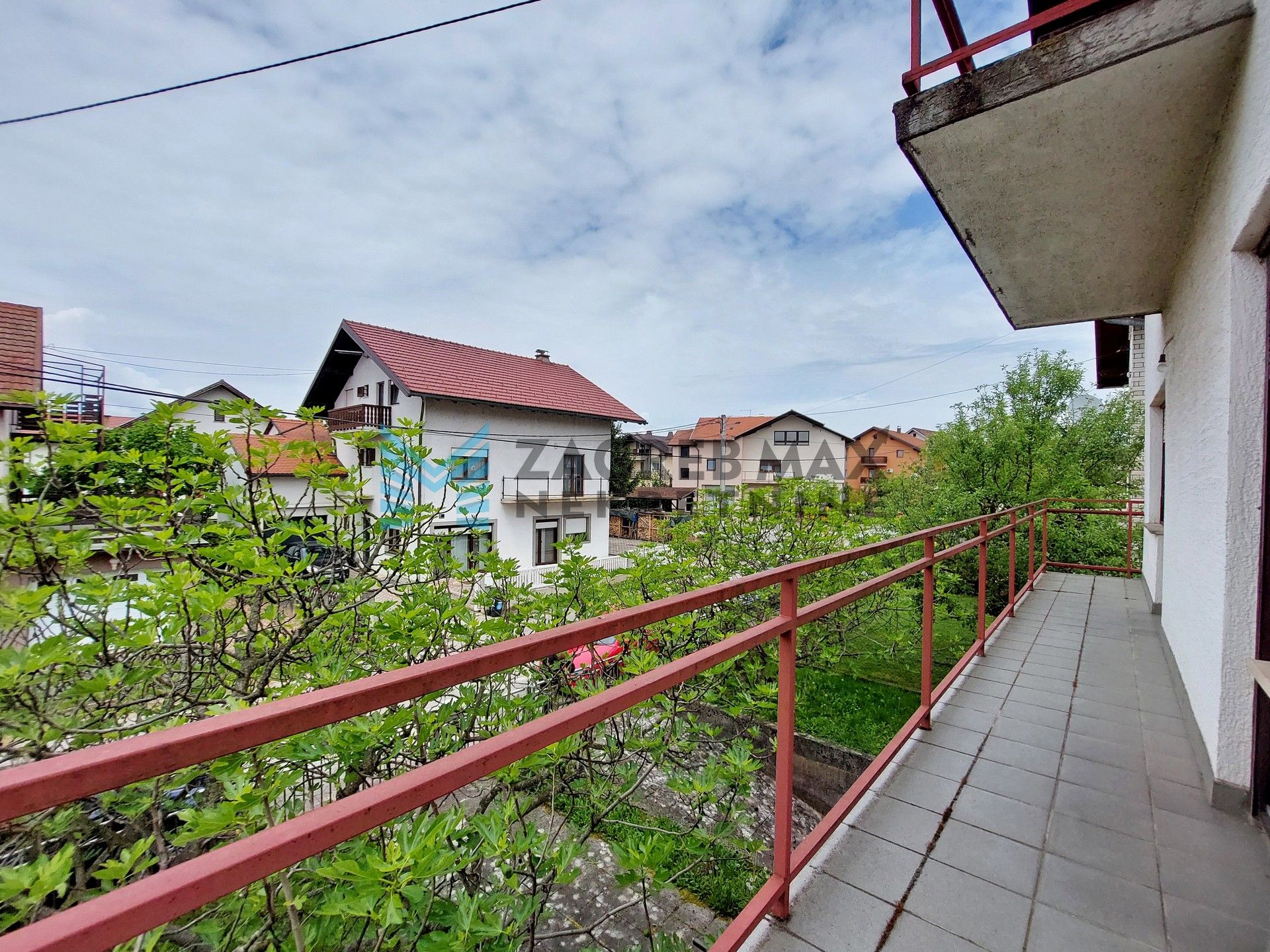 Zagreb - S.KRALJEVEC - I.Mažuranića - kuća sa 3 stana, dvorište, garaža