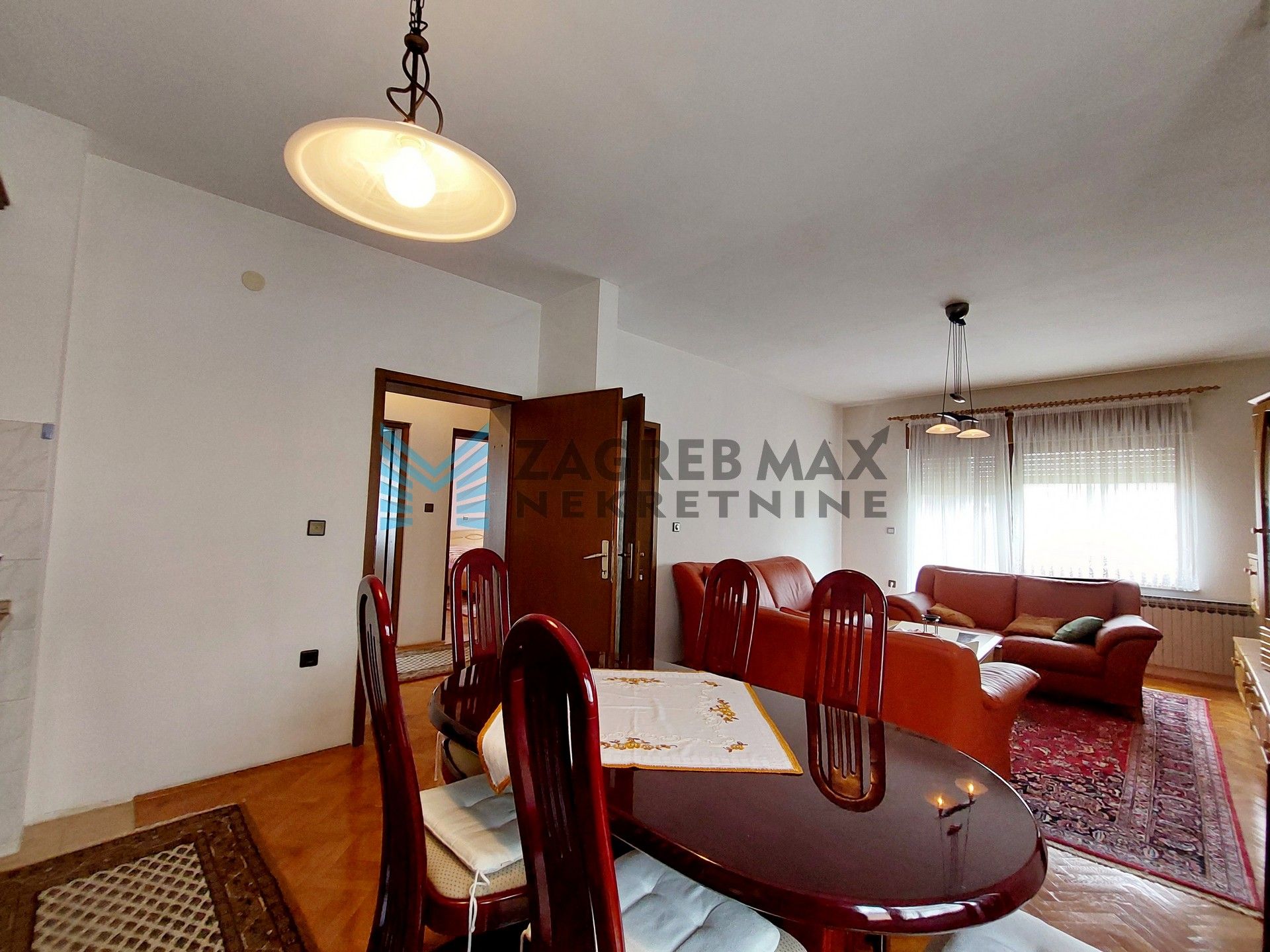 Zagreb - S.KRALJEVEC - I.Mažuranića - kuća sa 3 stana, dvorište, garaža