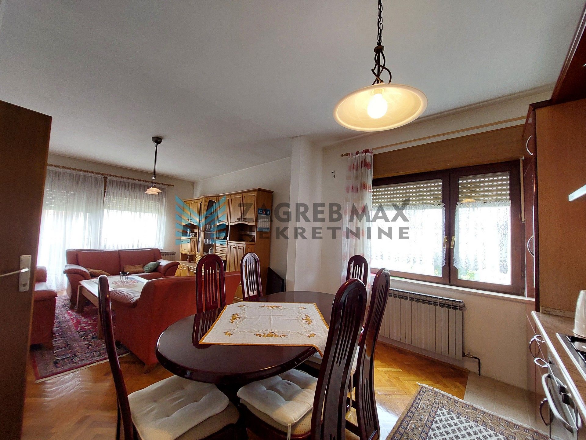 Zagreb - S.KRALJEVEC - I.Mažuranića - kuća sa 3 stana, dvorište, garaža