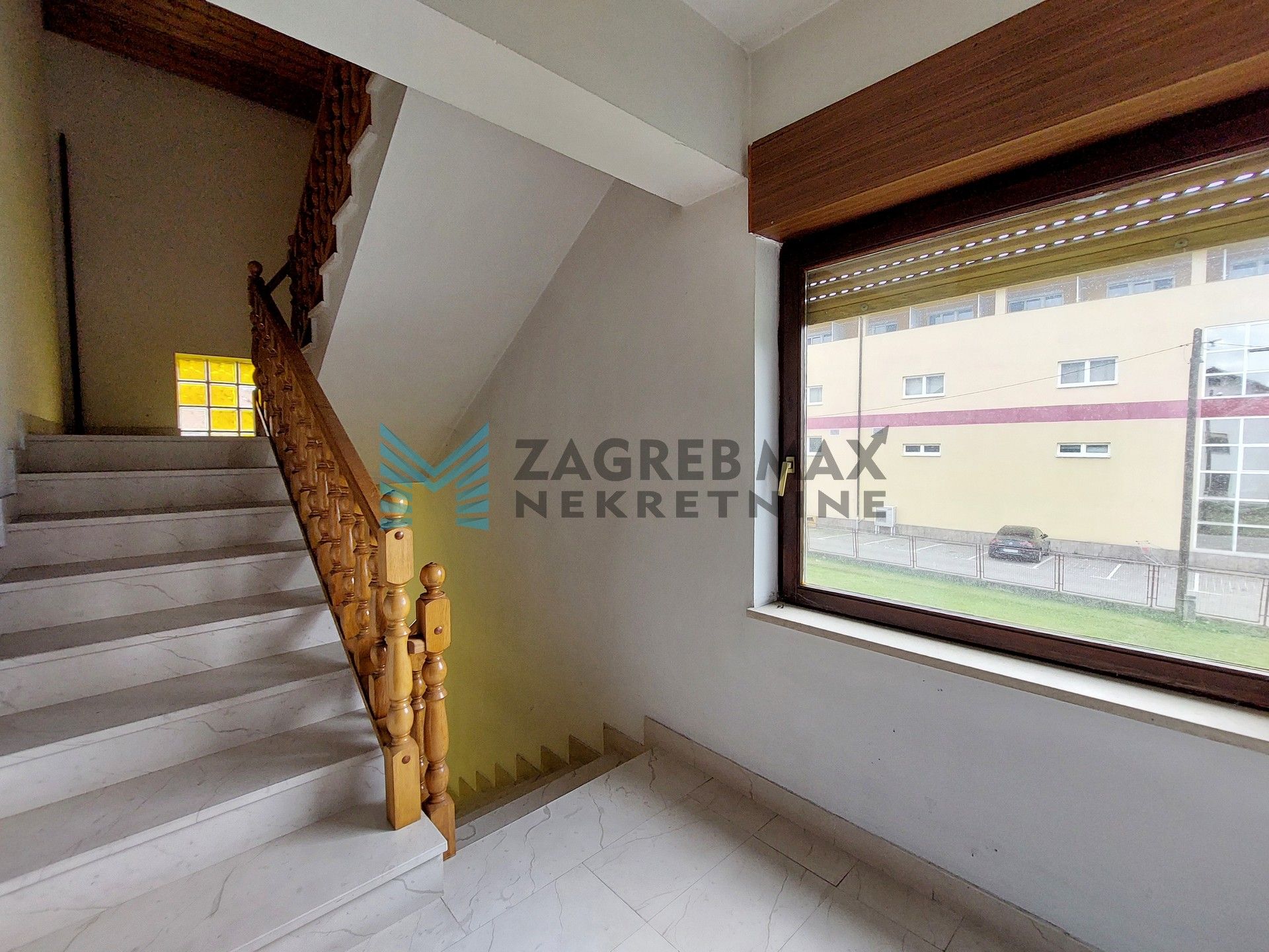 Zagreb - S.KRALJEVEC - I.Mažuranića - kuća sa 3 stana, dvorište, garaža