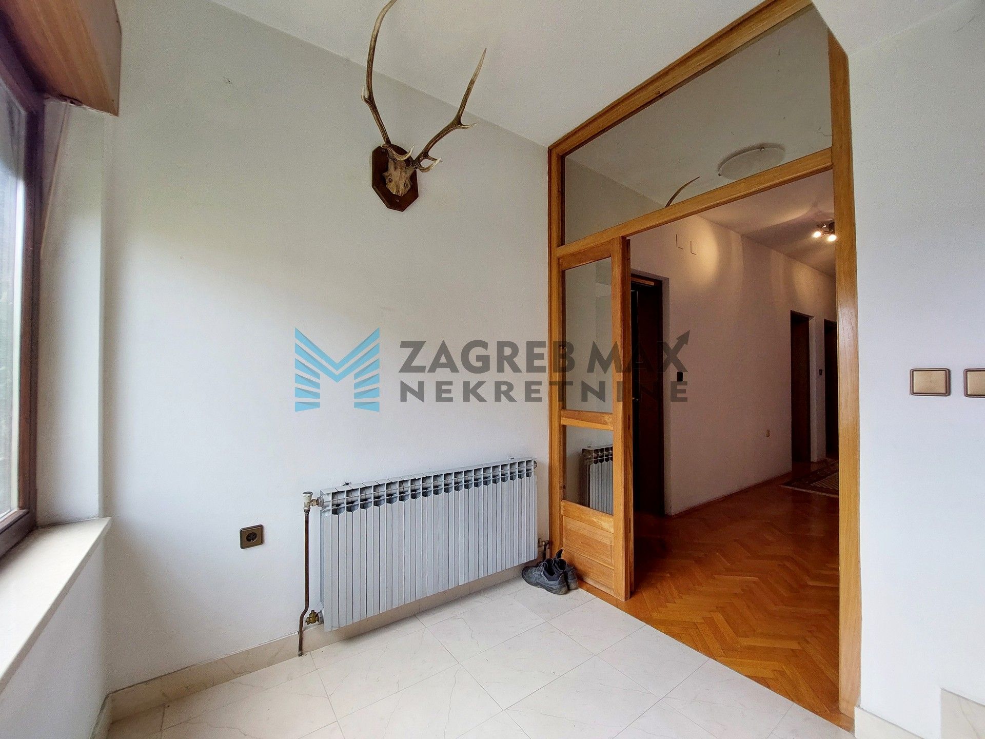 Zagreb - S.KRALJEVEC - I.Mažuranića - kuća sa 3 stana, dvorište, garaža