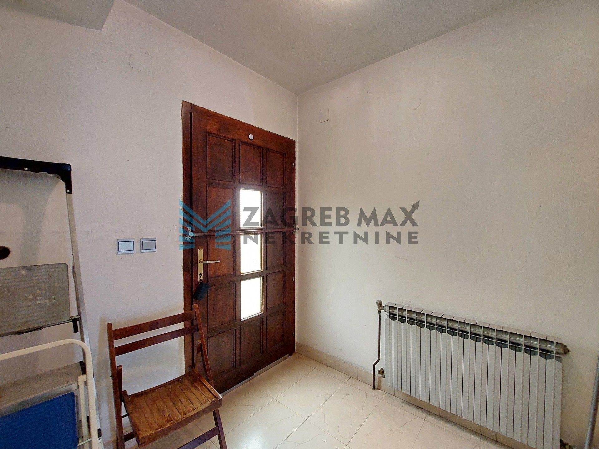 Zagreb - S.KRALJEVEC - I.Mažuranića - kuća sa 3 stana, dvorište, garaža