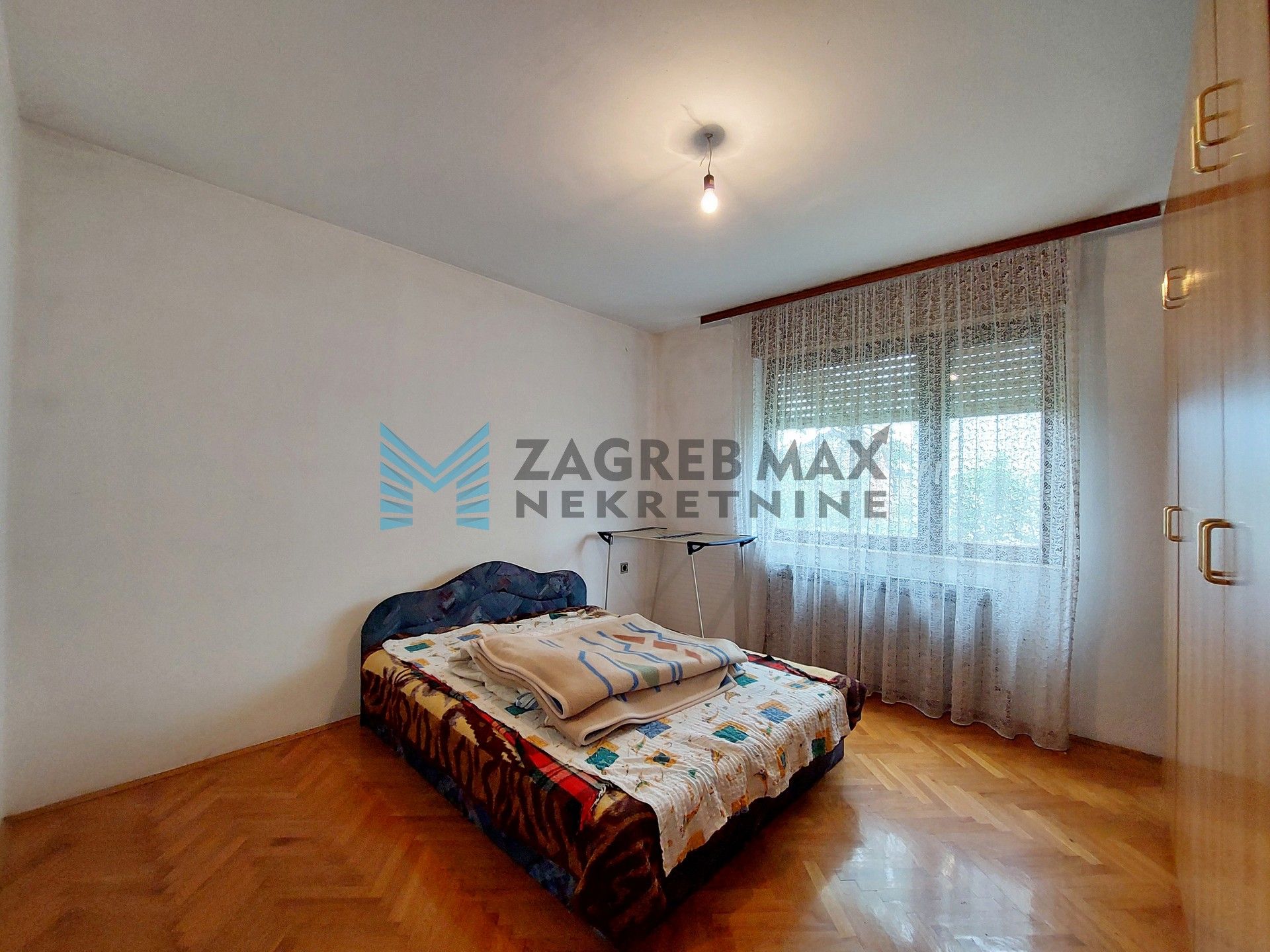 Zagreb - S.KRALJEVEC - I.Mažuranića - kuća sa 3 stana, dvorište, garaža