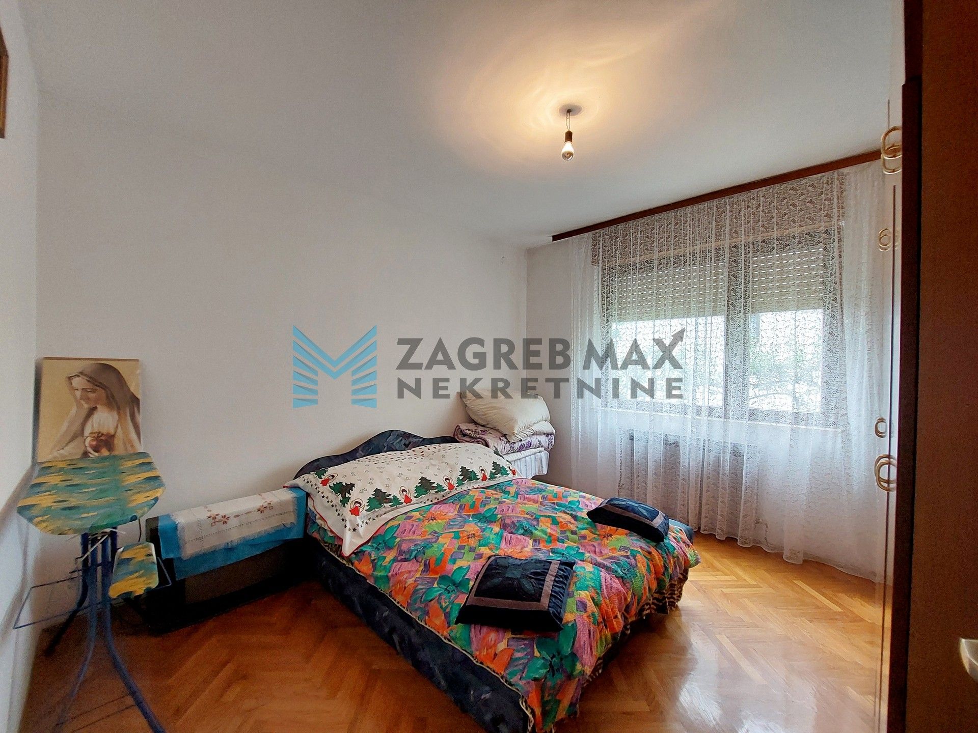 Zagreb - S.KRALJEVEC - I.Mažuranića - kuća sa 3 stana, dvorište, garaža