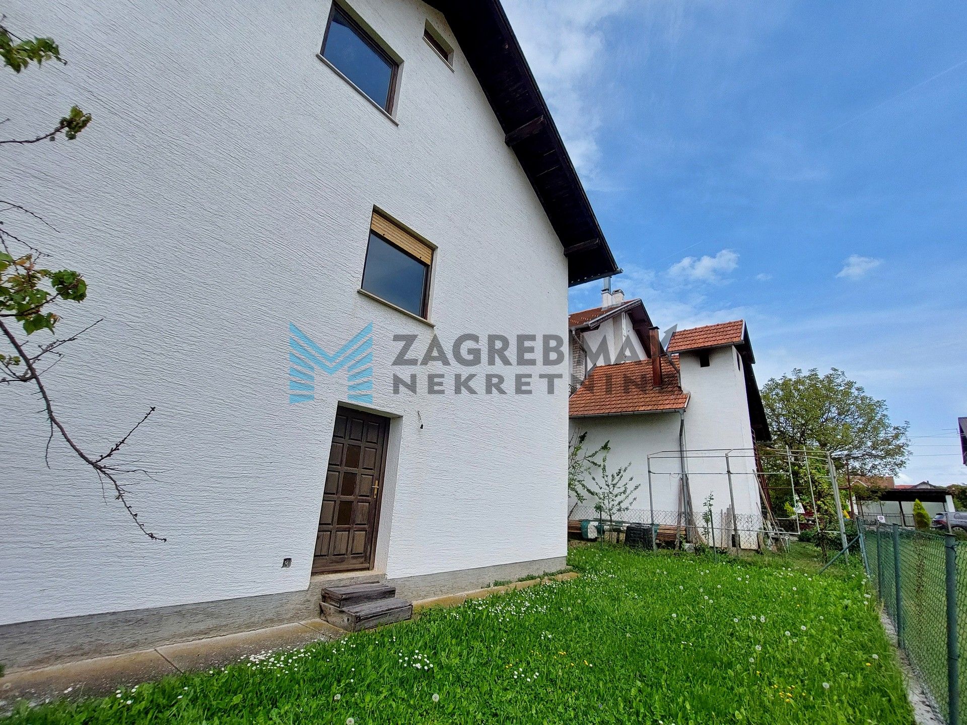 Zagreb - S.KRALJEVEC - I.Mažuranića - kuća sa 3 stana, dvorište, garaža