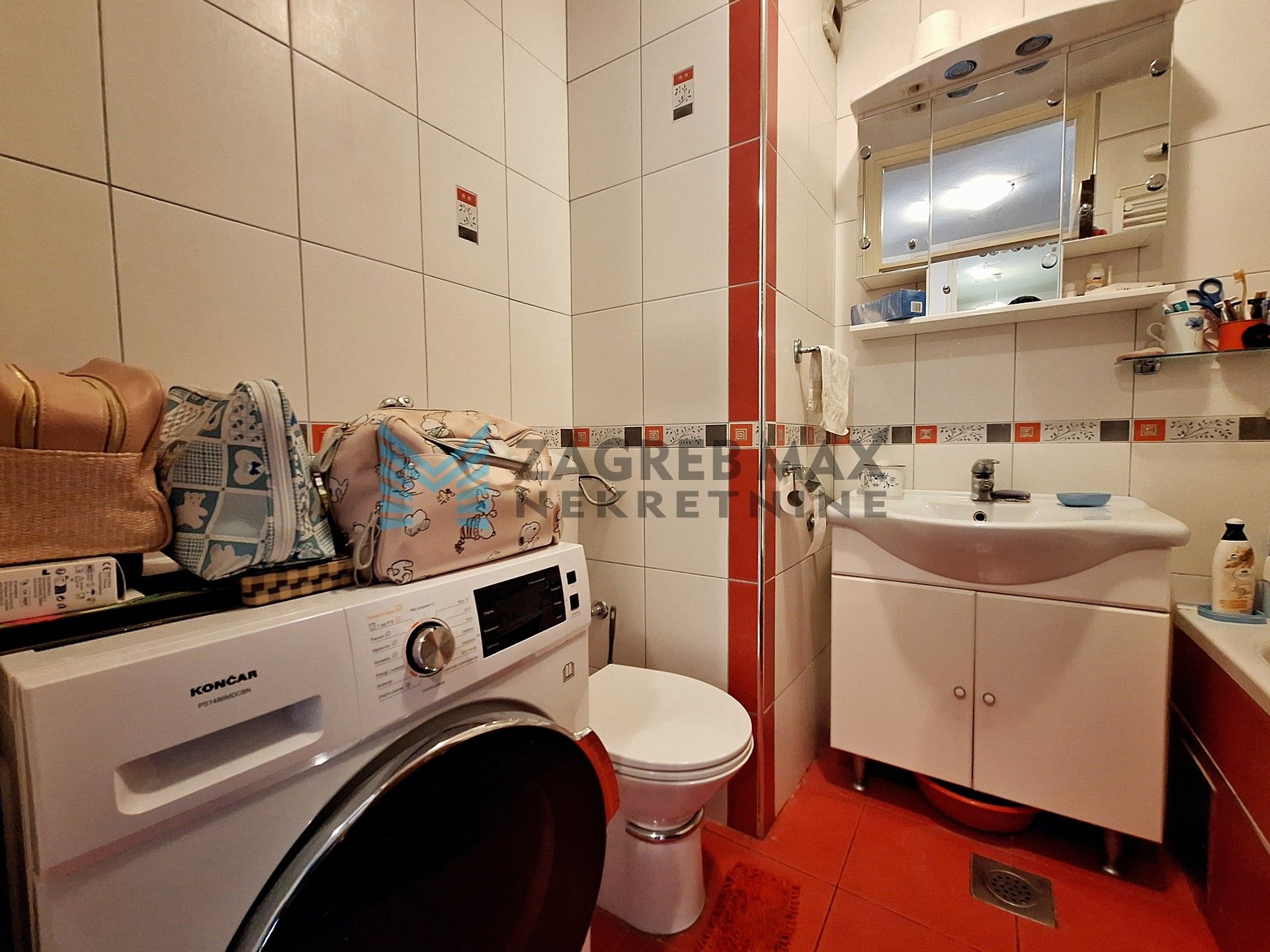 Zagreb - DUBRAVA - Hrvatskog proljeća - 2-sobni, lift, lođa, parking