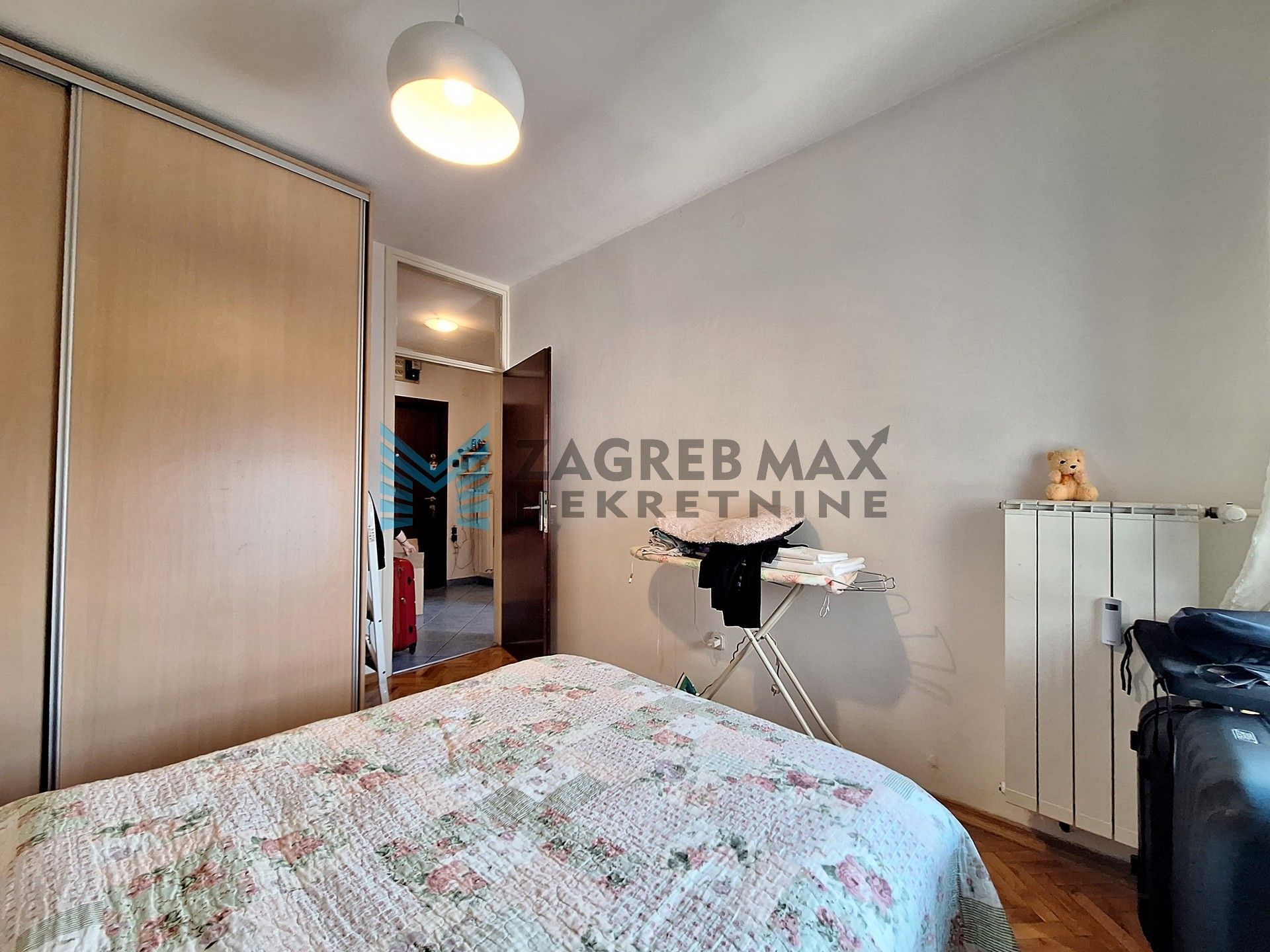 Zagreb - DUBRAVA - Hrvatskog proljeća - 2-sobni, lift, lođa, parking